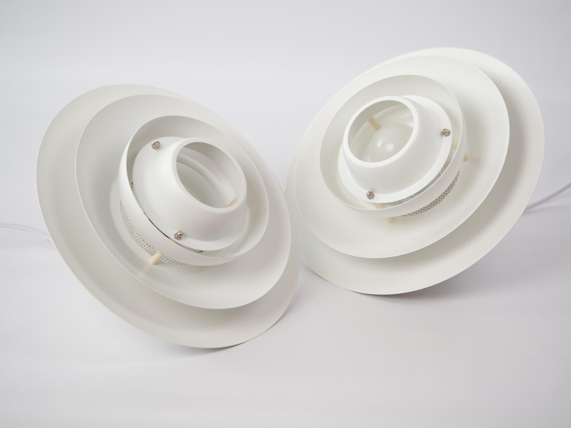 Para lamp wiszących Verona, aluminium biały, proj. K. Wiborg, Jeka, Dania, lata 80. - 342316