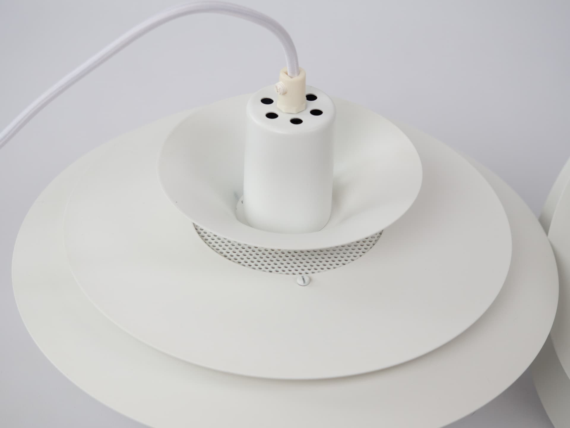 Para lamp wiszących Verona, aluminium biały, proj. K. Wiborg, Jeka, Dania, lata 80. - 342313