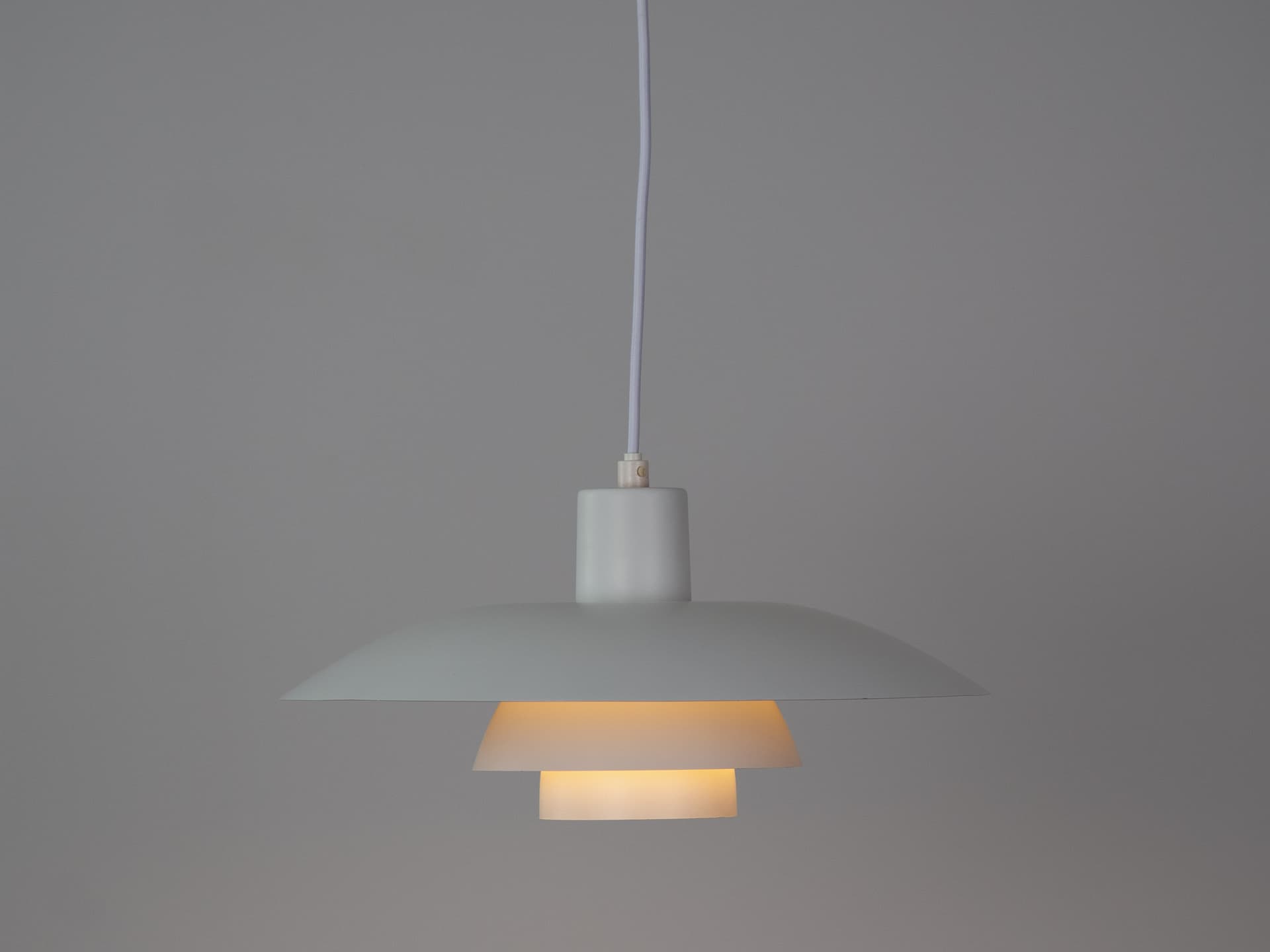 Para lamp wiszących PH 4/3, metal biały, proj. P. Henningsen, Louis Poulsen, Dania, lata 60. - 342358