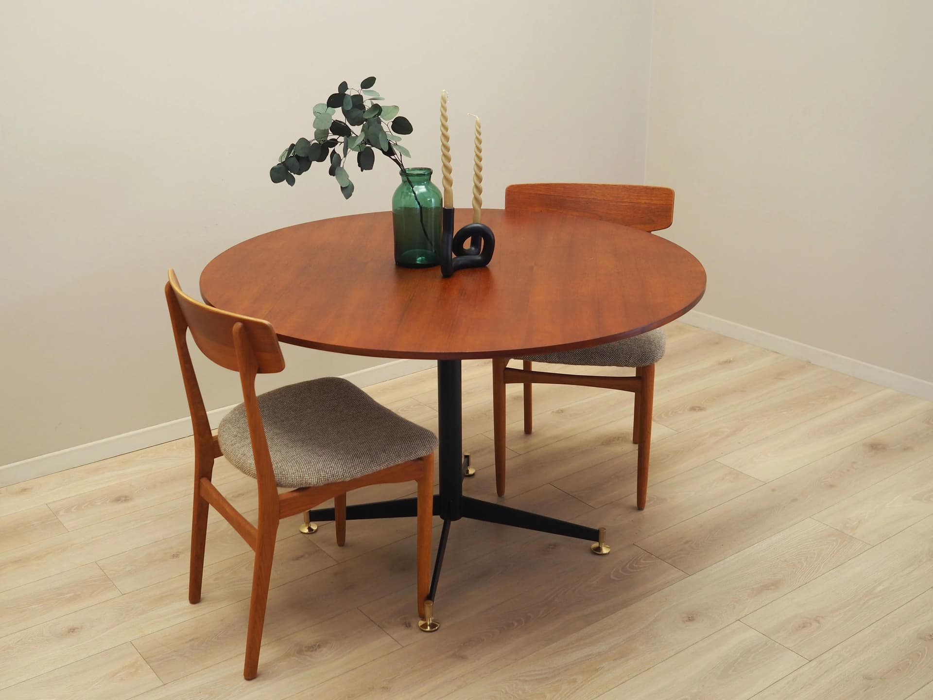 Round Table, orange teak, black metal, Italy, 1970s - 25610