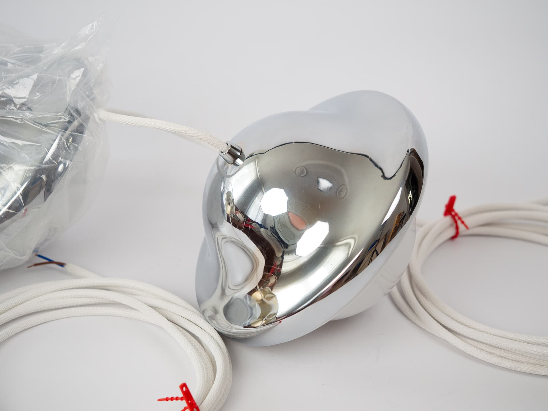 Para lamp wiszących Bubi, metal srebrny, szkło białe, proj. H. Koppel, Louis Poulsen, Dania, lata 70. - 342471
