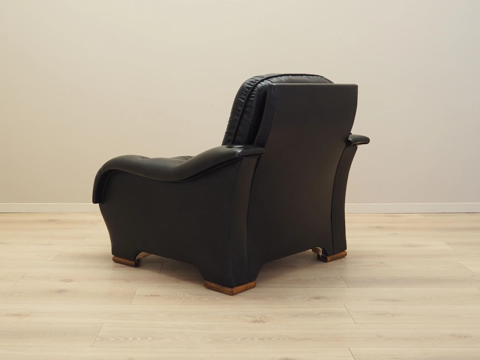 Armchair Postmodern, black artificial leather, dark brown wood, Italy, 1980s. - 25604
