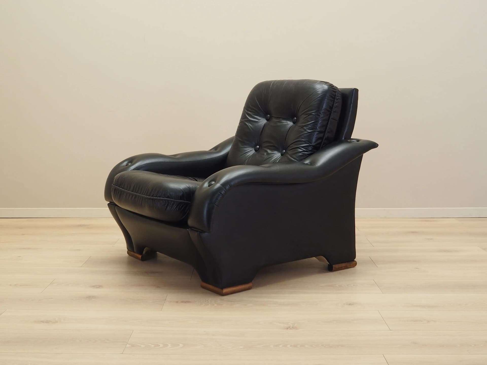 Armchair Postmodern, black artificial leather, dark brown wood, Italy, 1980s. - 25603