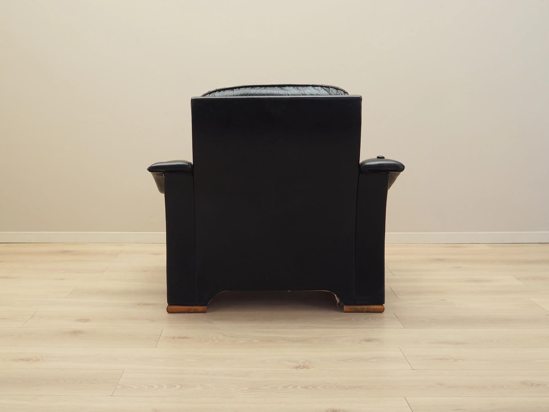 Armchair Postmodern, black artificial leather, dark brown wood, Italy, 1980s. - 25605