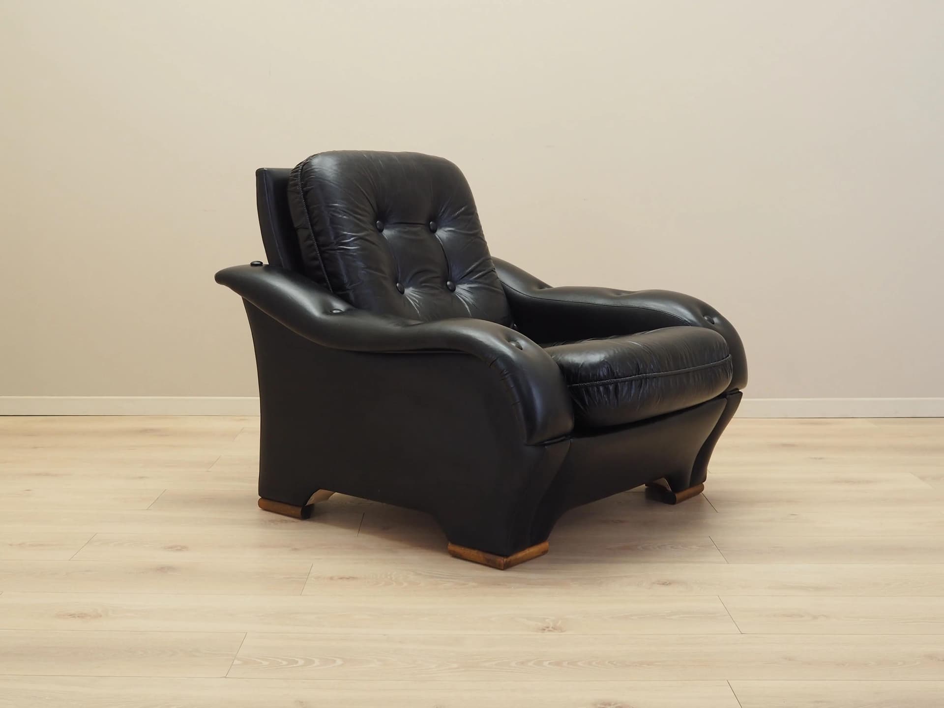 Armchair Postmodern, black artificial leather, dark brown wood, Italy, 1980s. - 25608