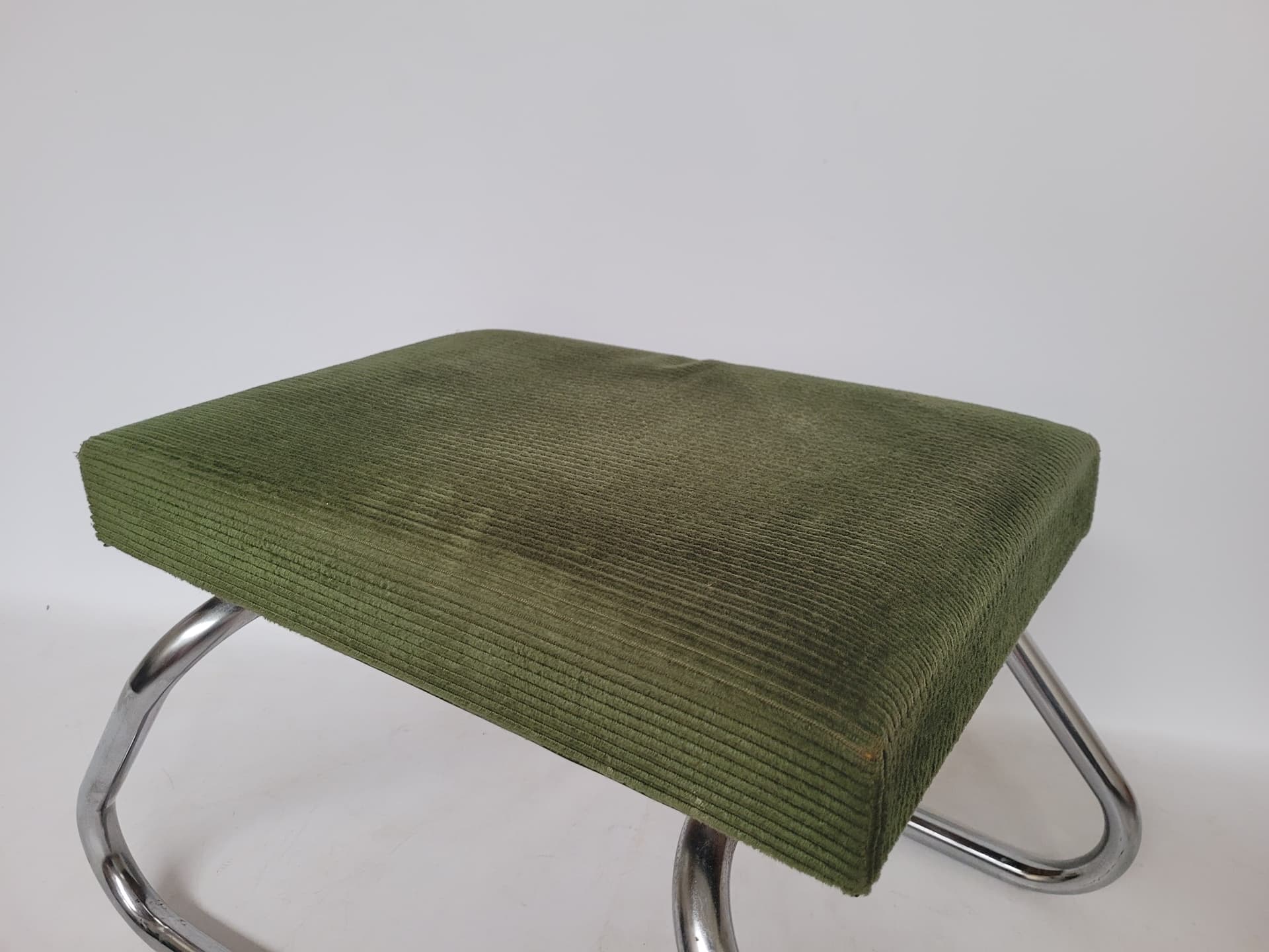 Podnóżek Bauhaus, sztruks oliwkowy, chrom, lata 70. - 342930
