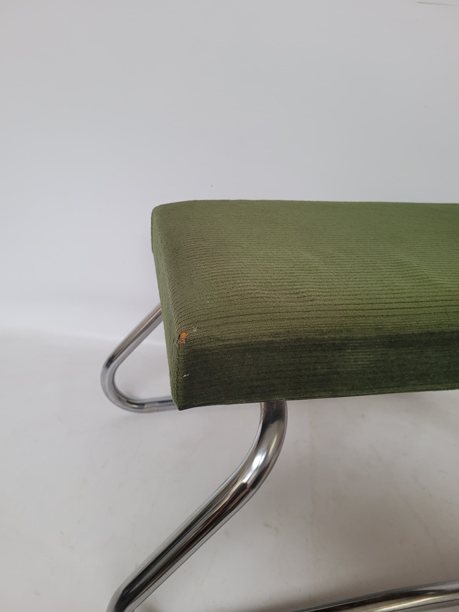 Podnóżek Bauhaus, sztruks oliwkowy, chrom, lata 70. - 342932