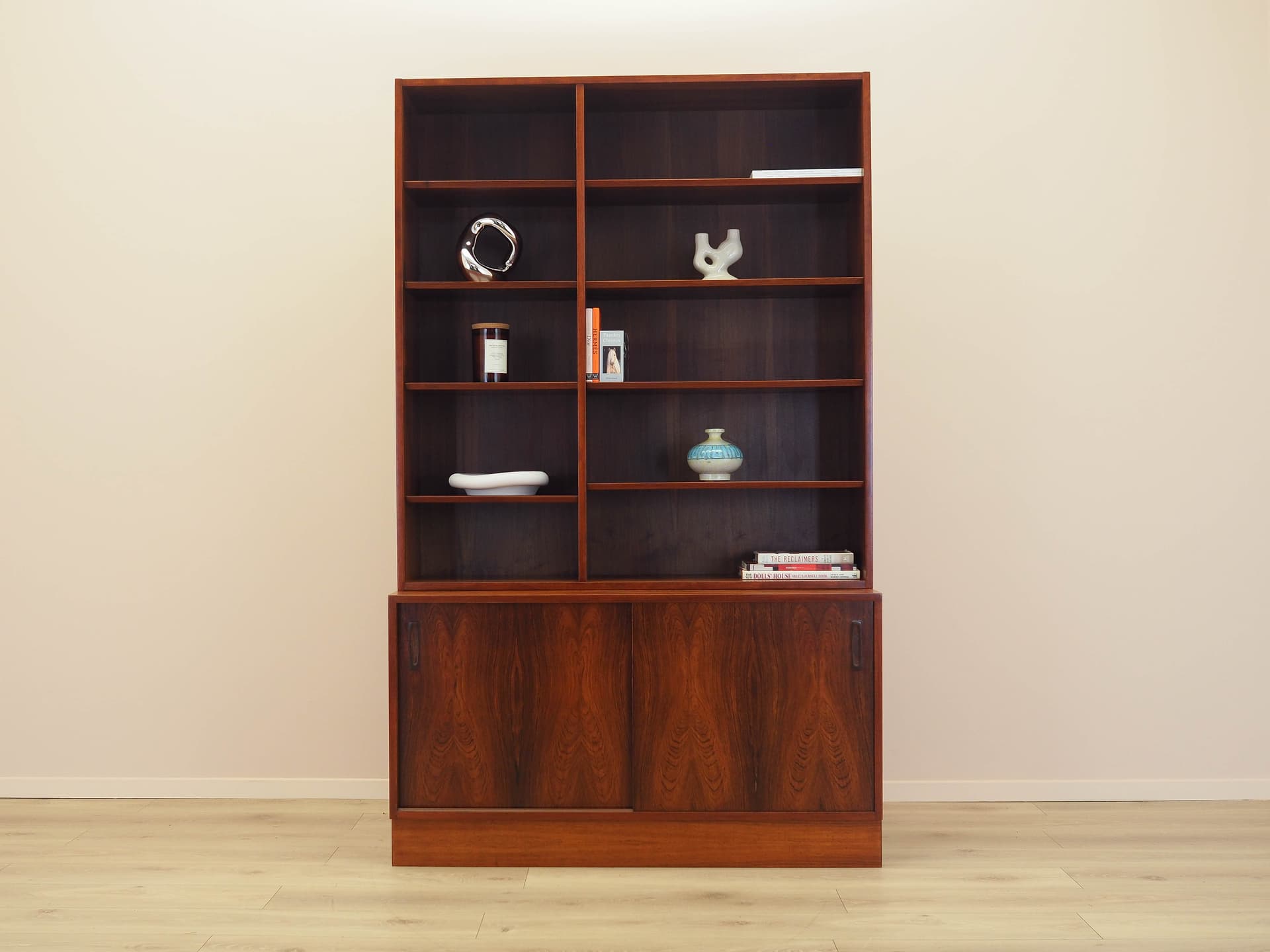Bookcase, brown-red rosewood, Hundevad&Co., Denmark, 1970s. - 342948
