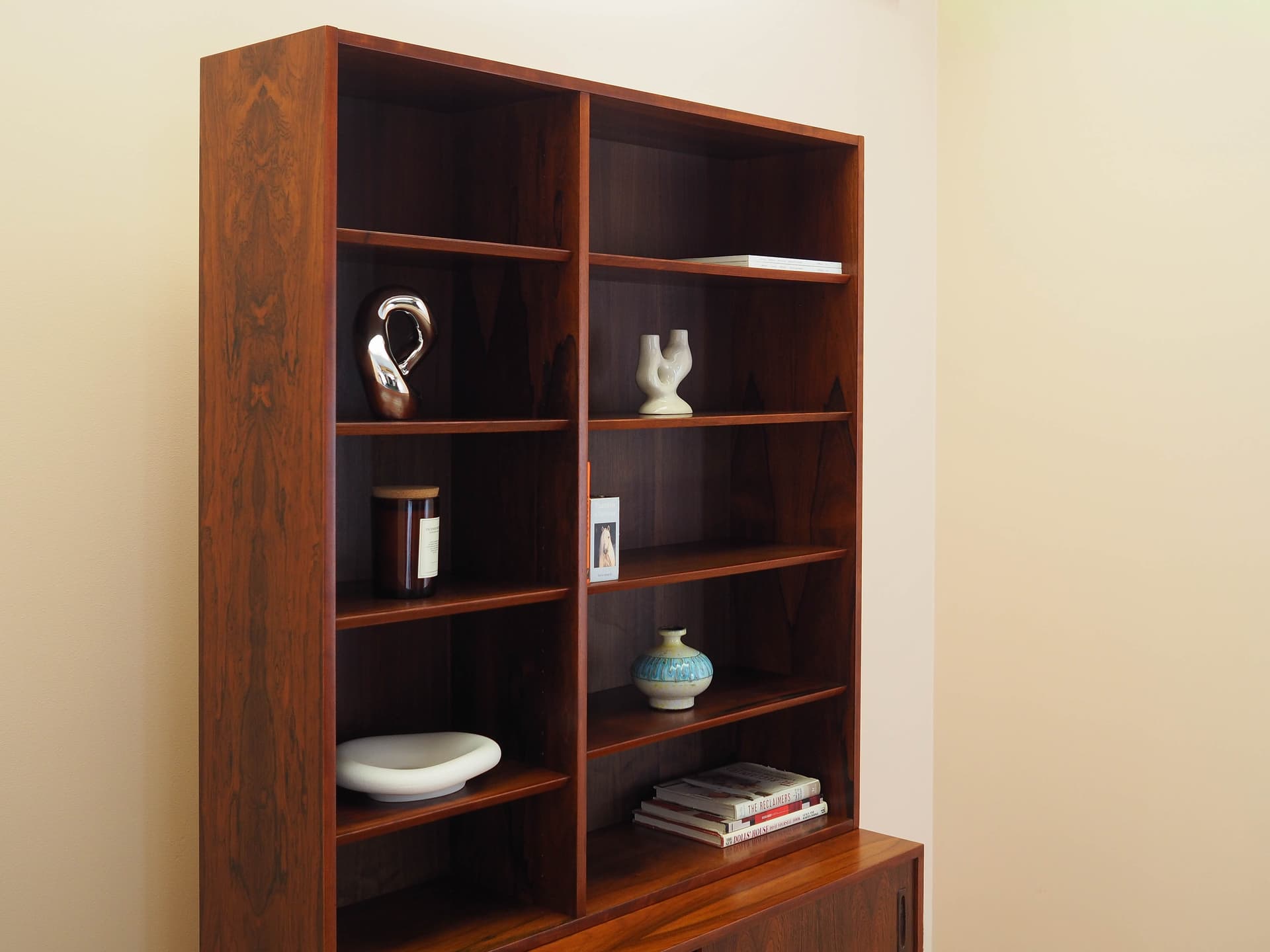 Bookcase, brown-red rosewood, Hundevad&Co., Denmark, 1970s. - 342950