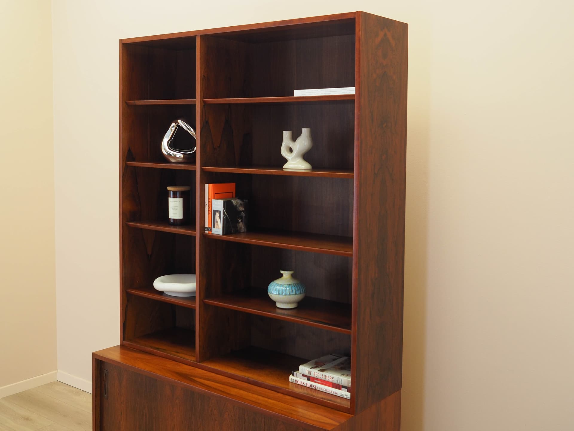 Bookcase, brown-red rosewood, Hundevad&Co., Denmark, 1970s. - 342952