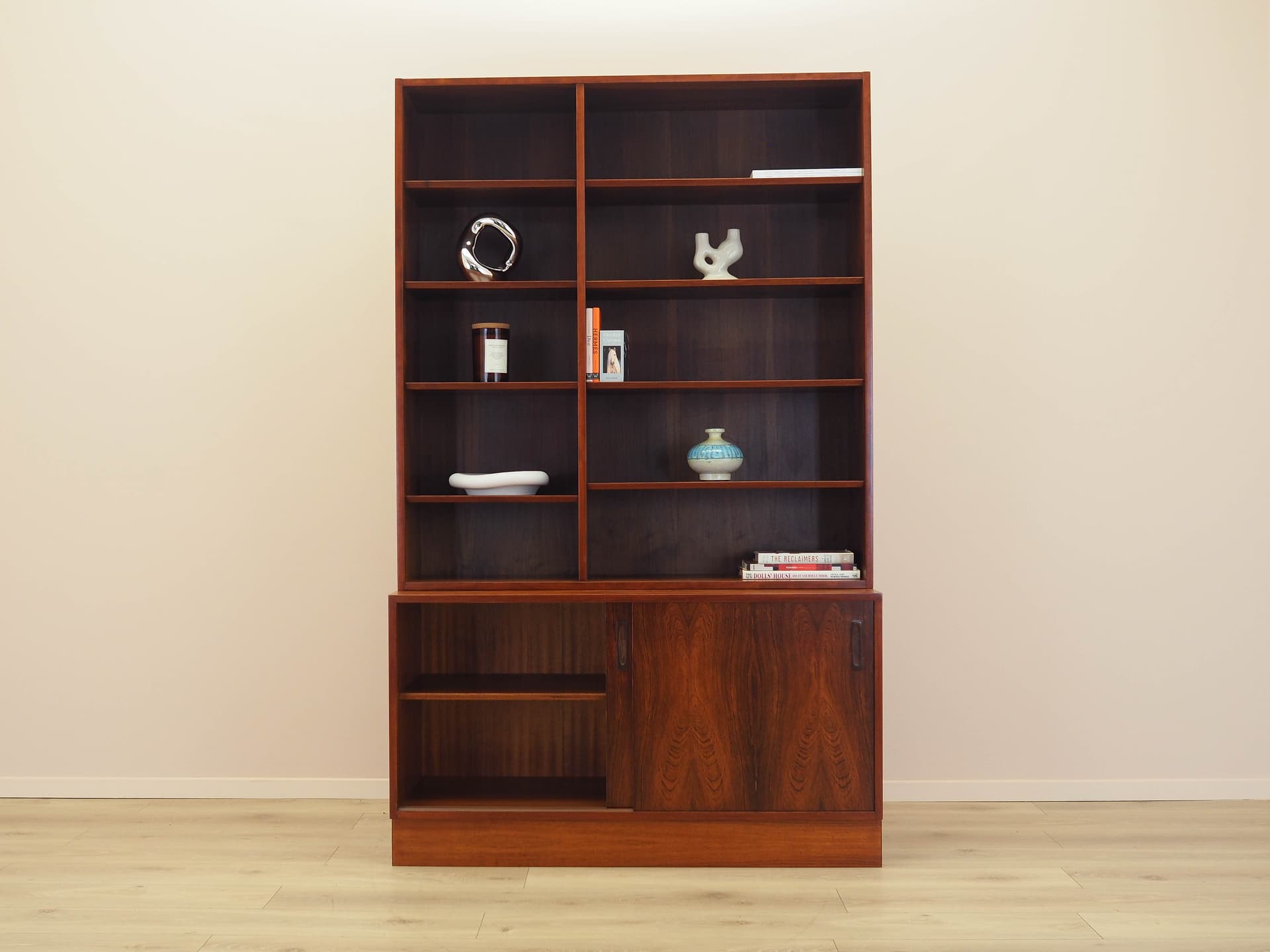Bookcase, brown-red rosewood, Hundevad&Co., Denmark, 1970s. - 342949