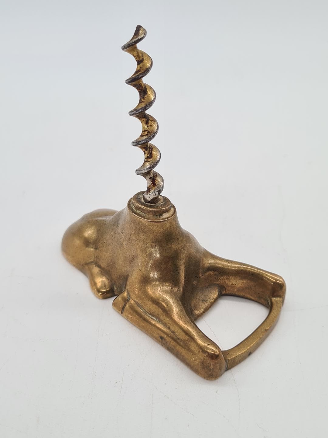 Korkociąg figuralny Eneret – Reclining Bull, brąz złocony, stal, Argentor Bronze, Dania, lata 60. - 343119