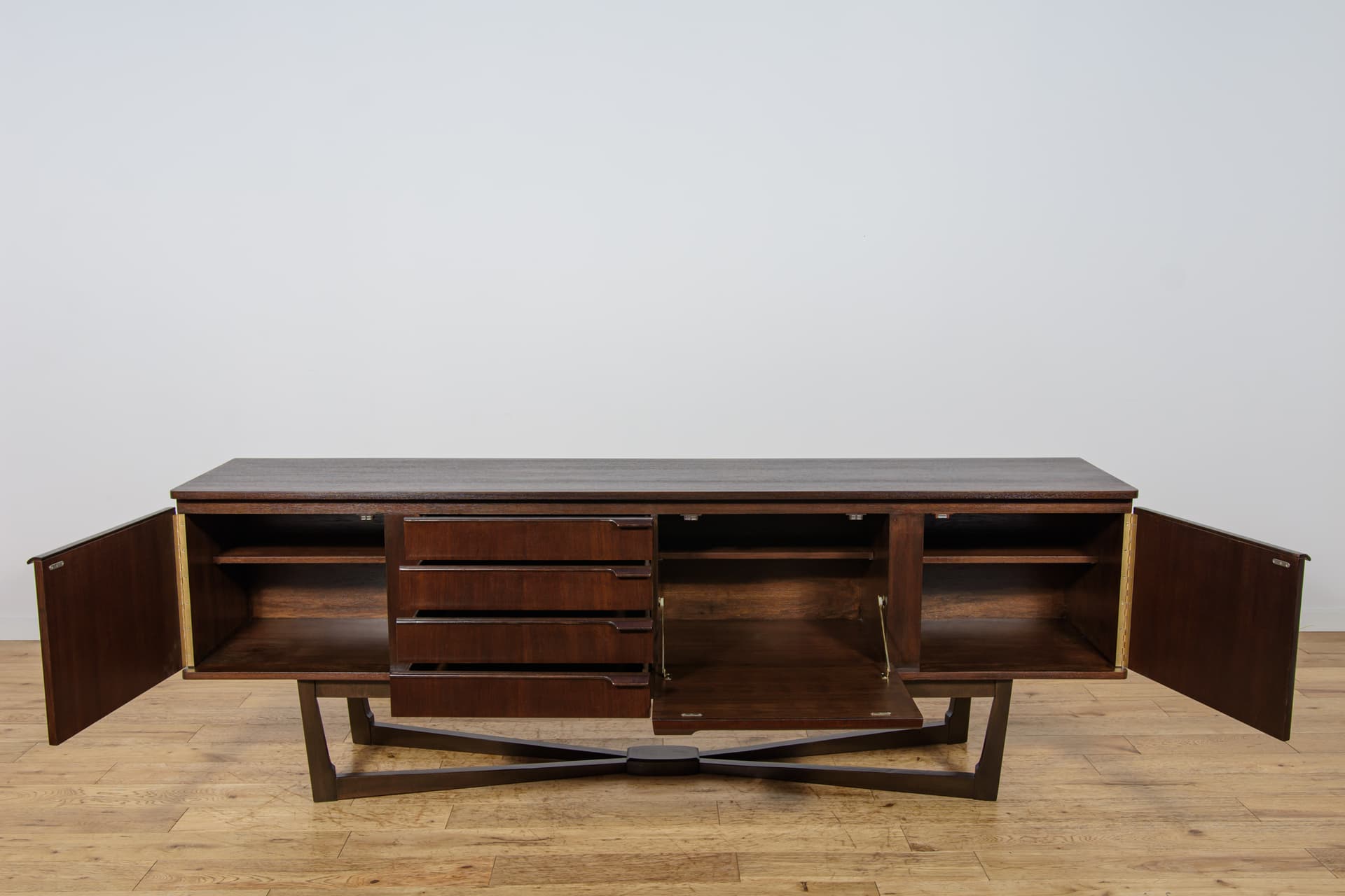 Sideboard, brown red teak, Stonehill, United Kingdom, 1960s. - 343151
