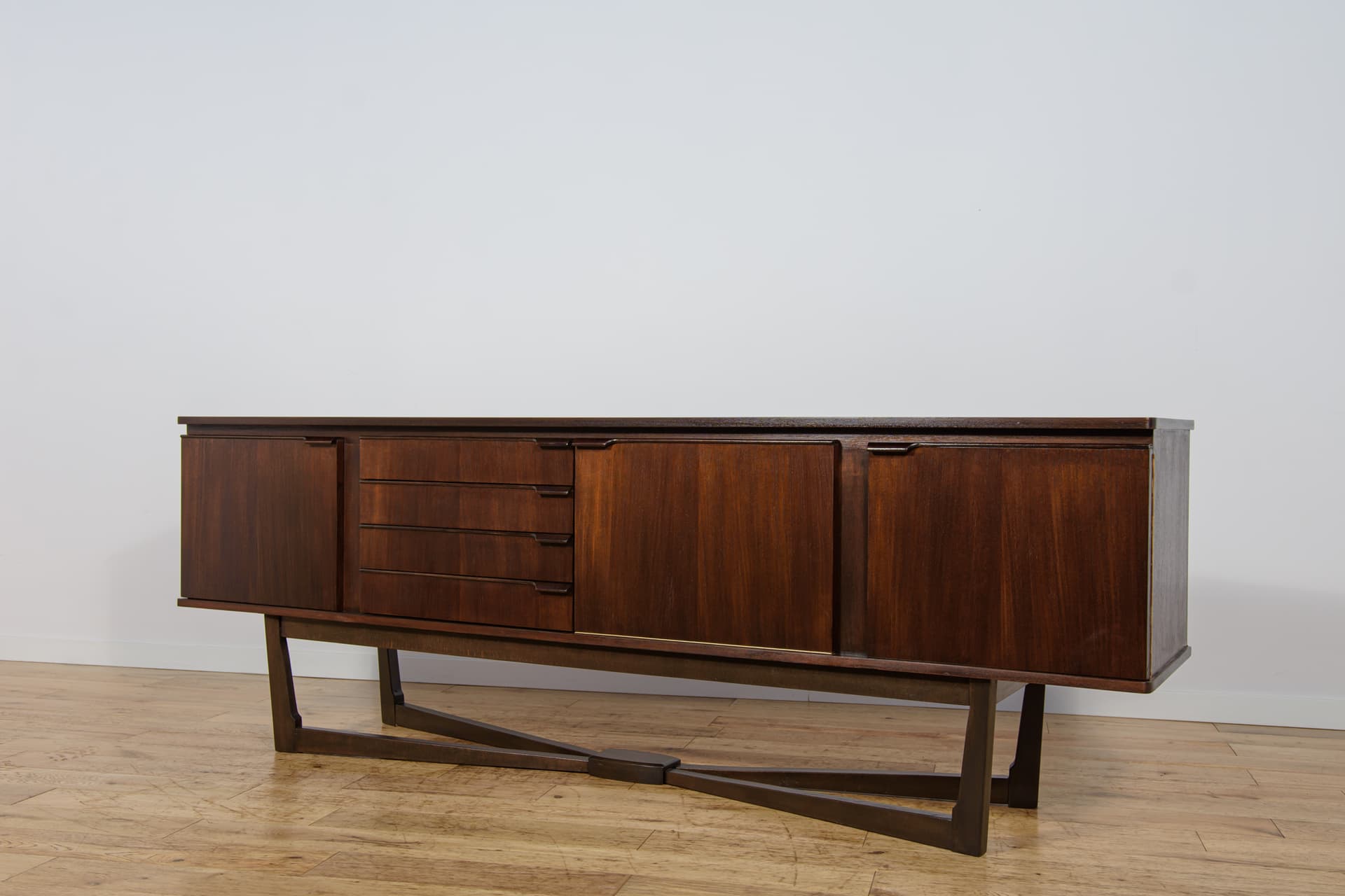 Sideboard, brown red teak, Stonehill, United Kingdom, 1960s. - 343148
