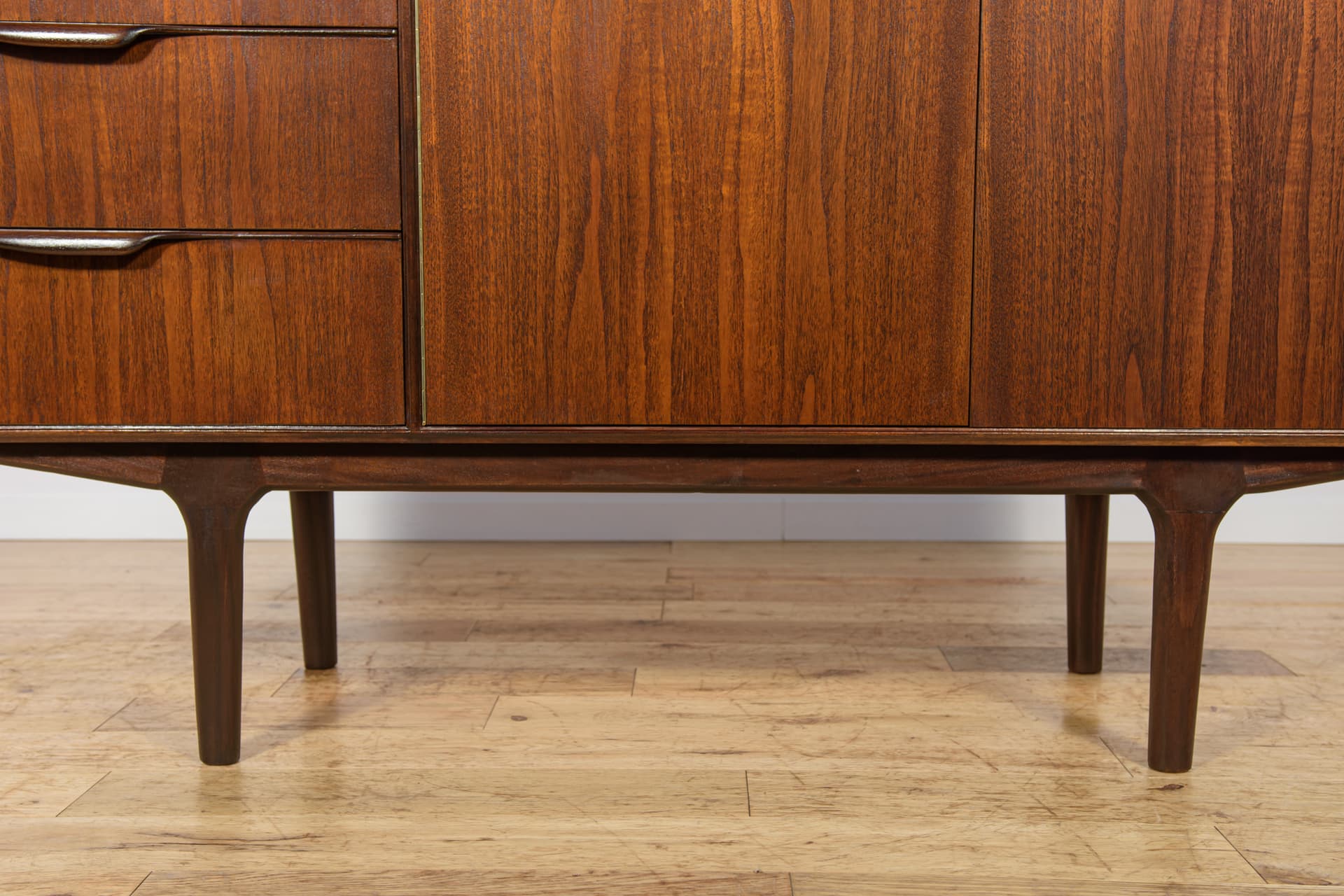 Sideboard, brown teak, McIntosh, United Kingdom, 1960s. - 343171