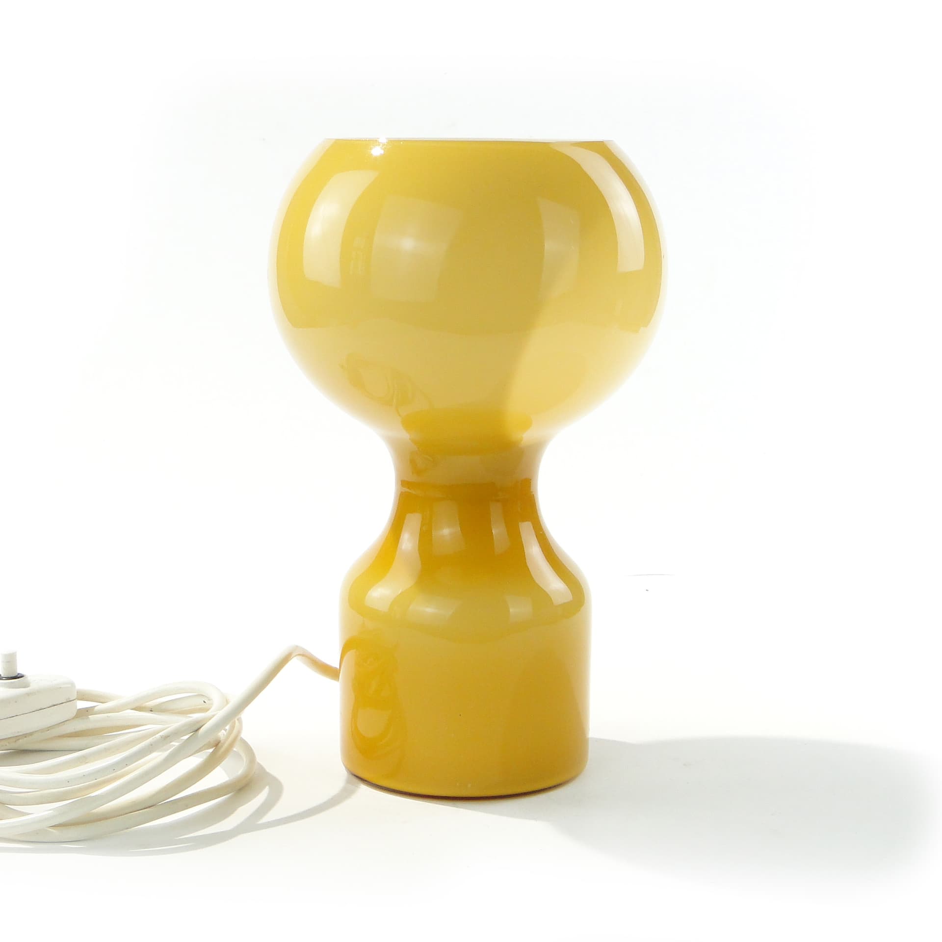 Lampa stołowa Tahiti, żółty, szkło warstwowe, proj. J.-P. Emonds-Alt, Philips, Belgia, lata 60.