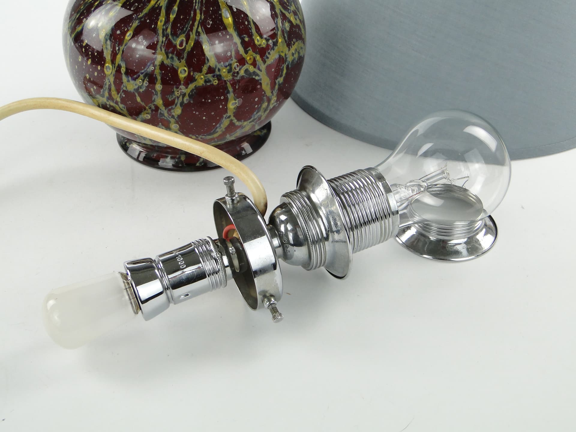 Lampa stołowa Ikora, szkło czerwony pomarańczowy żółty brązowy, abażur tkanina szary, WMF, Niemcy, lata 30. - 343197