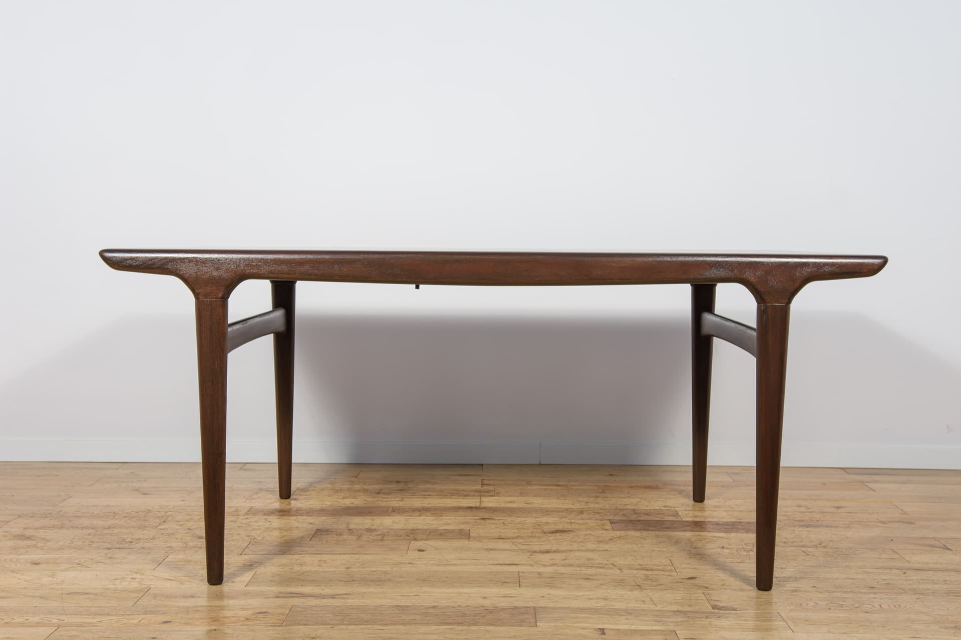 Stół rozkładany, teak brązowy, proj. J. Andersen, Uldum Møbelfabrik, Dania, lata 60. - 343256
