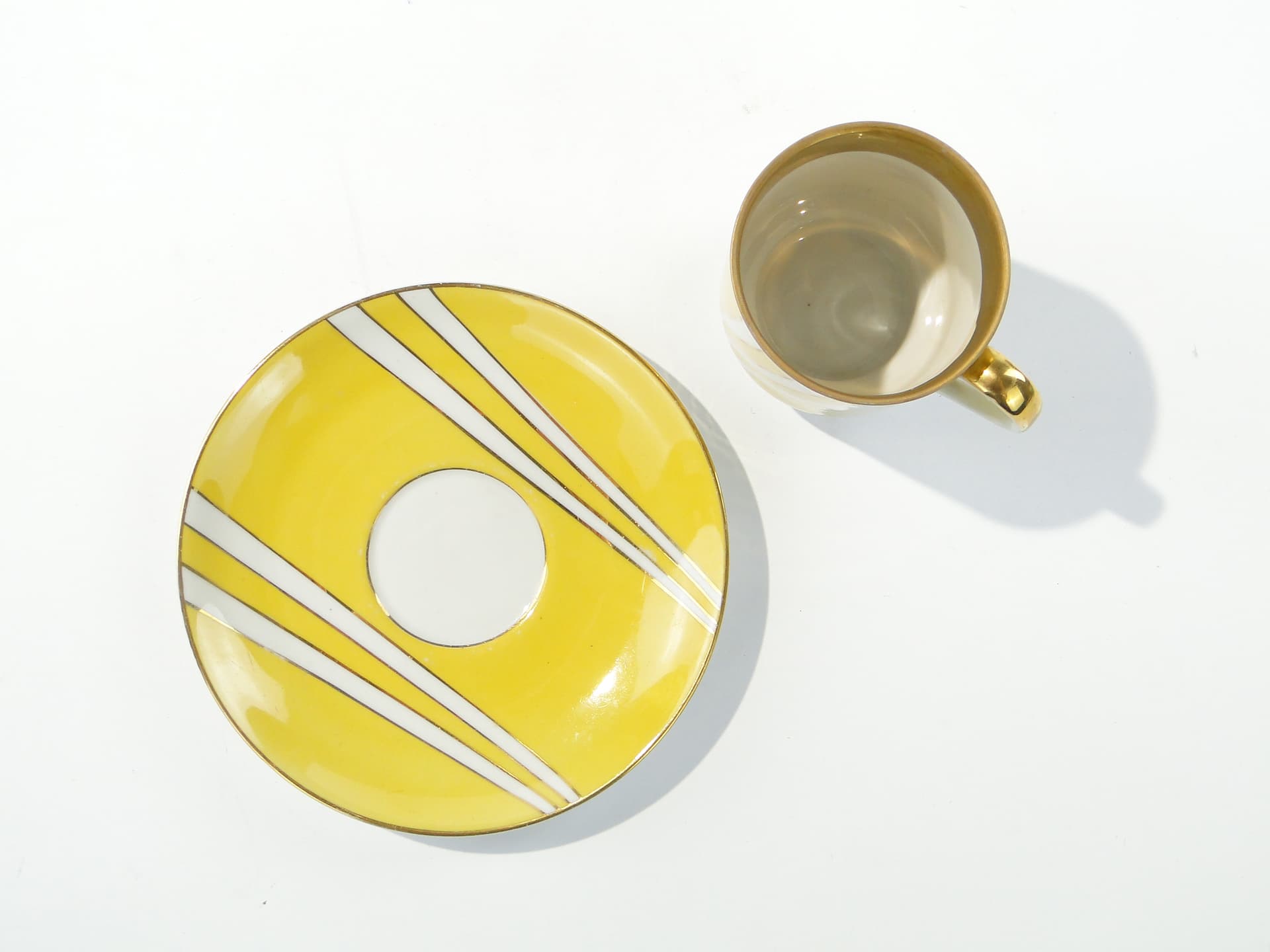 Filiżanka June, porcelana żółta biała złota, proj. W. Potacki, Ćmielów, Polska, lata 60. - 343332