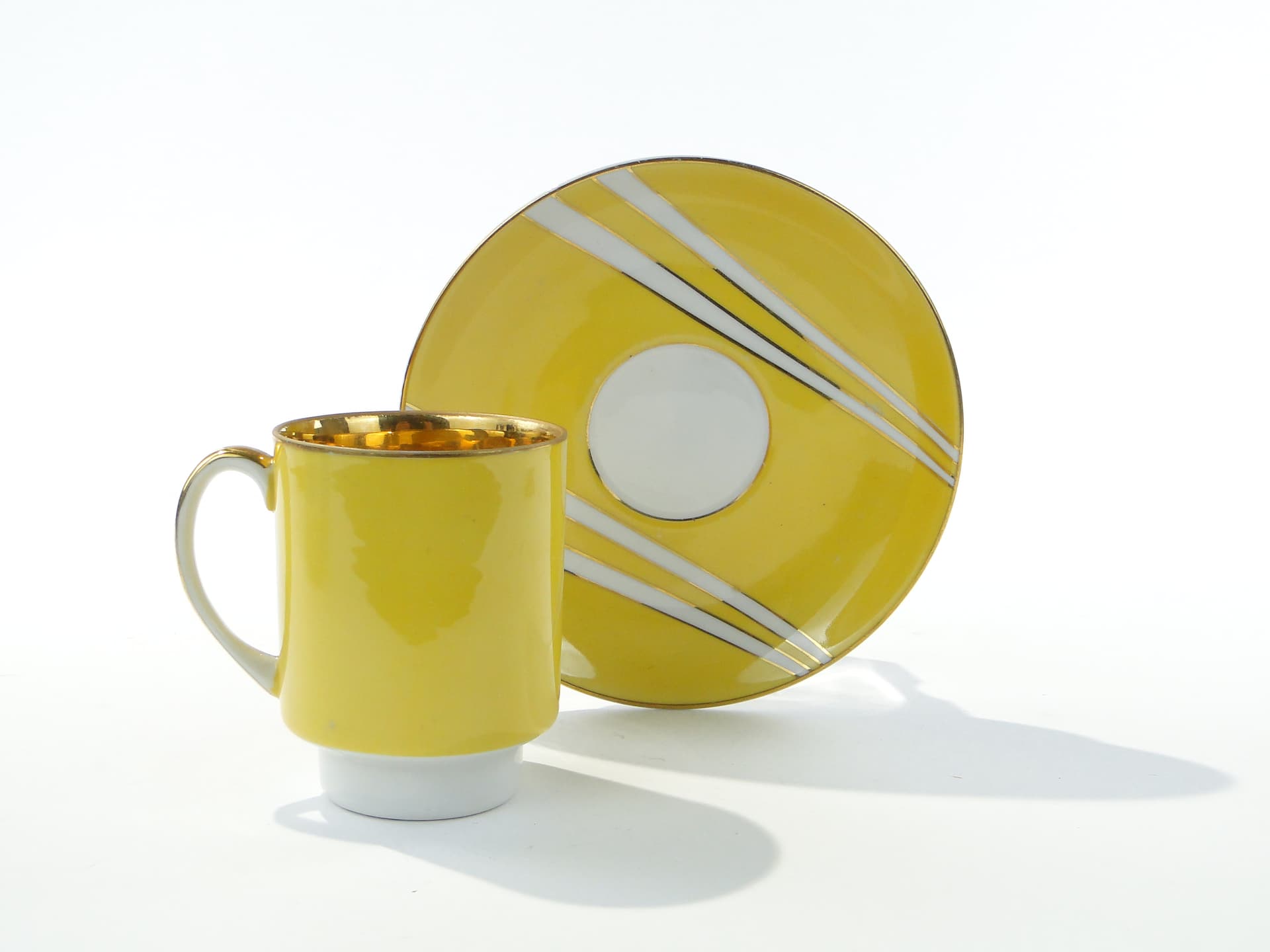 Filiżanka June, porcelana żółta biała złota, proj. W. Potacki, Ćmielów, Polska, lata 60. - 343331