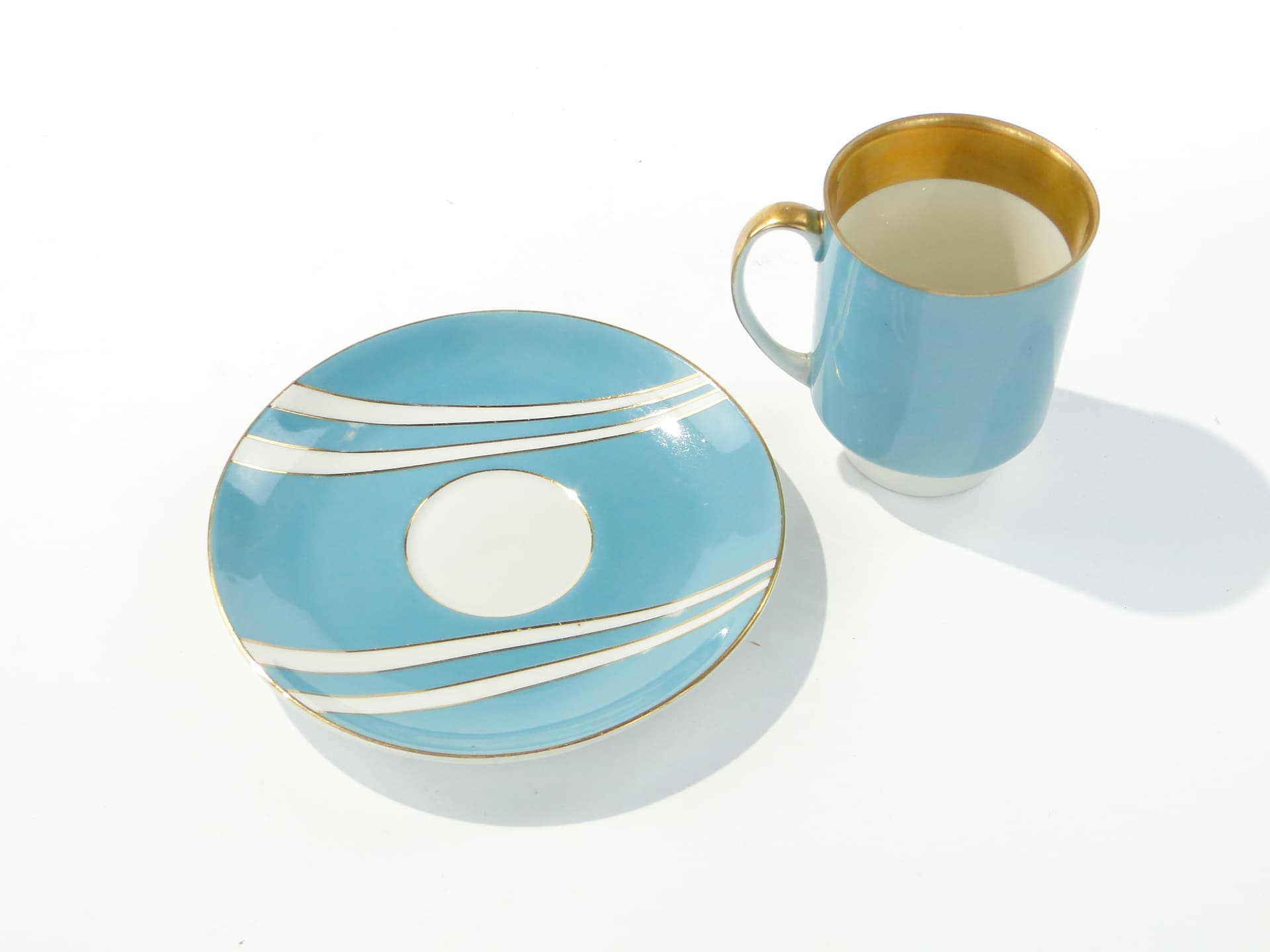 Filiżanka June, porcelana błękitna biała złocona, proj. W. Potacki, Ćmielów, Polska, lata 60. - 343367