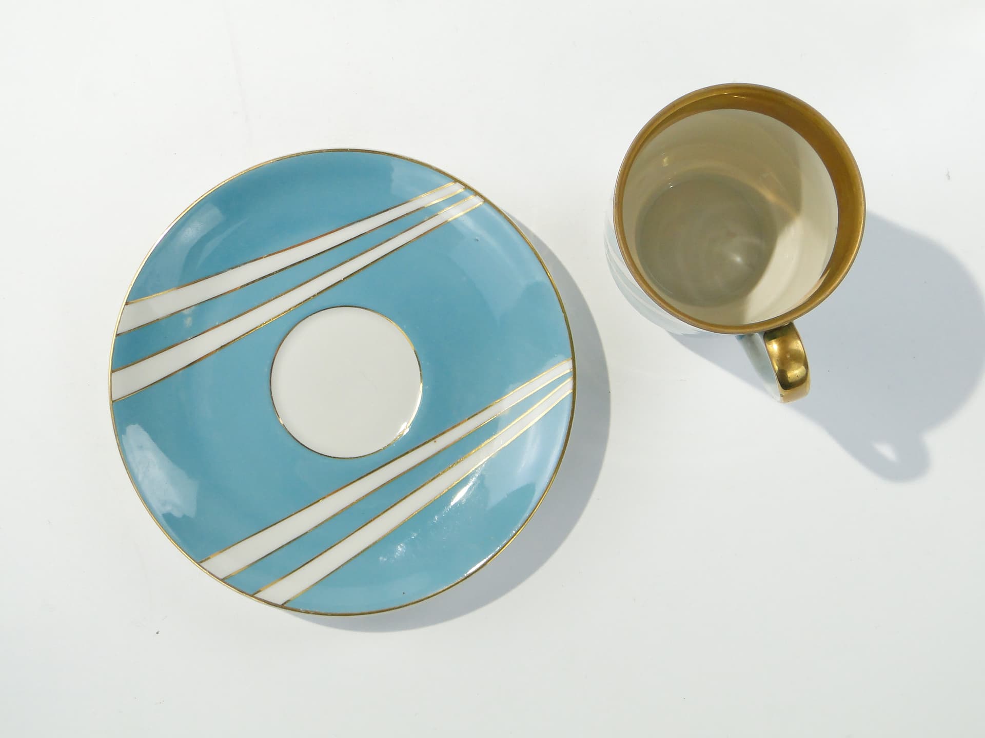 Filiżanka June, porcelana błękitna biała złocona, proj. W. Potacki, Ćmielów, Polska, lata 60. - 343369
