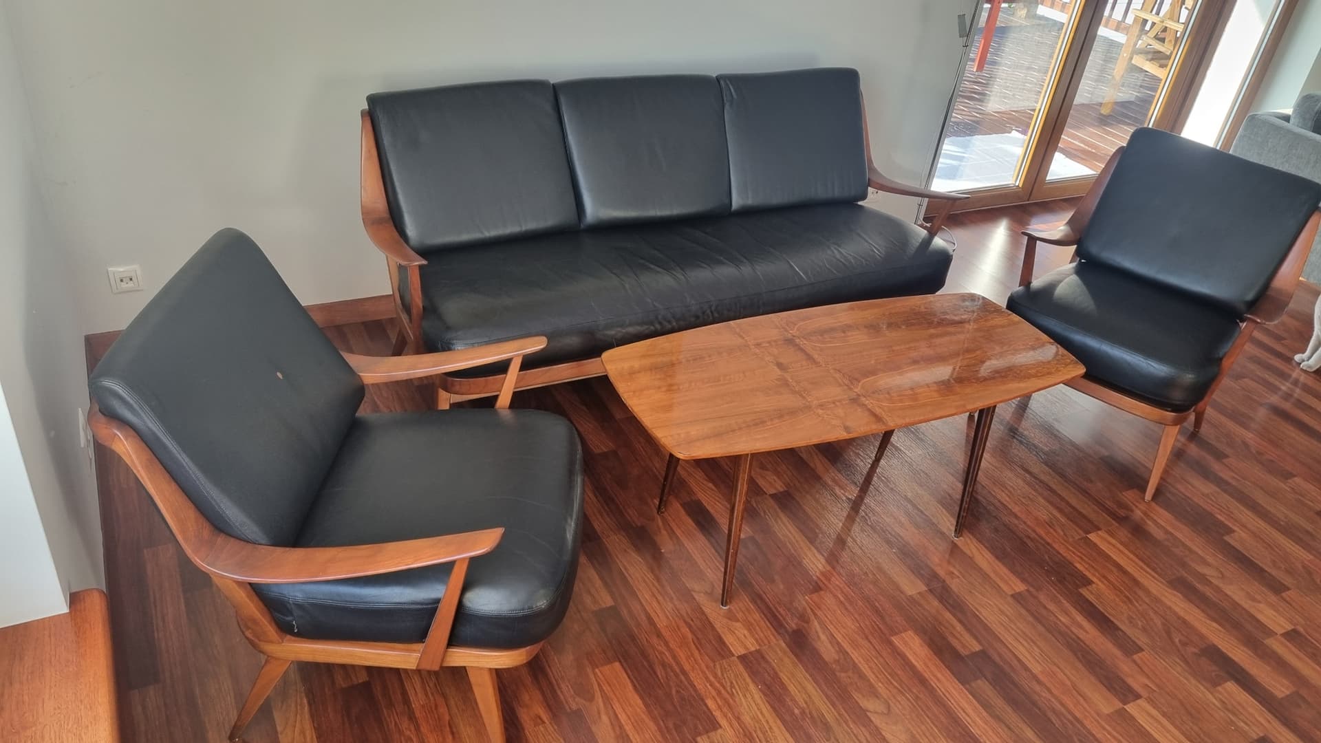 Lounge set Antimott, black leather, brown wood, Knoll, 1960s. - 343396
