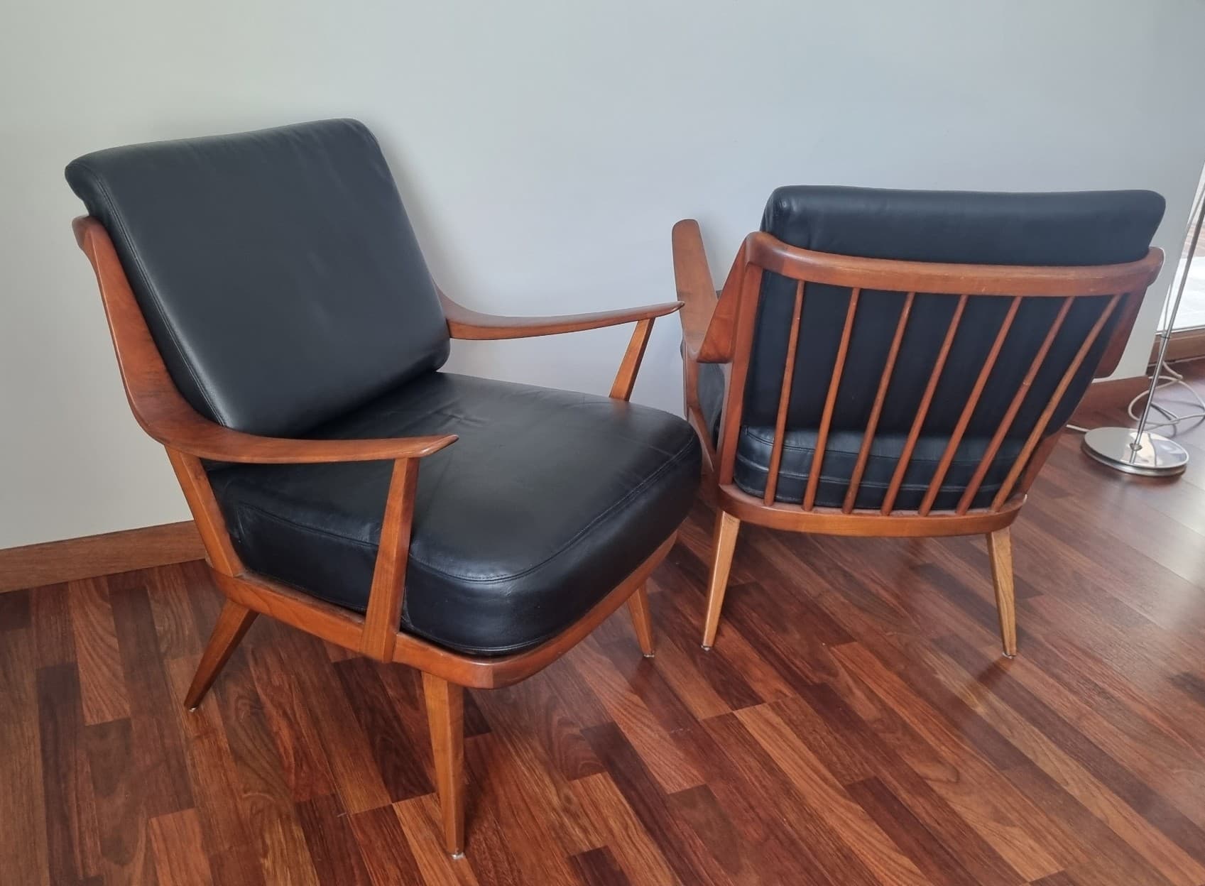Lounge set Antimott, black leather, brown wood, Knoll, 1960s. - 343391