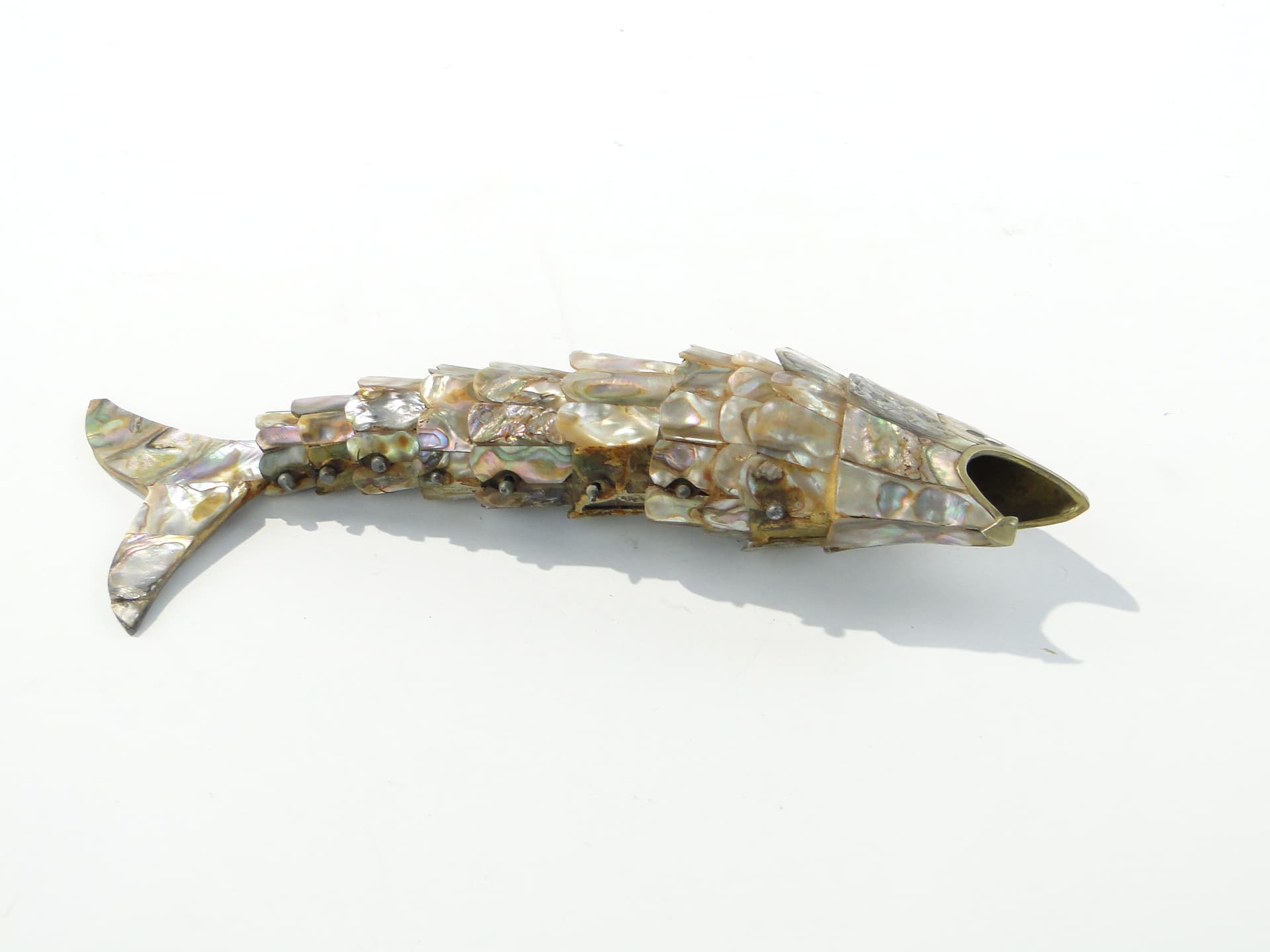 Fish figurine, multicolor mother-of-pearl, brass, early 20th century - 343438