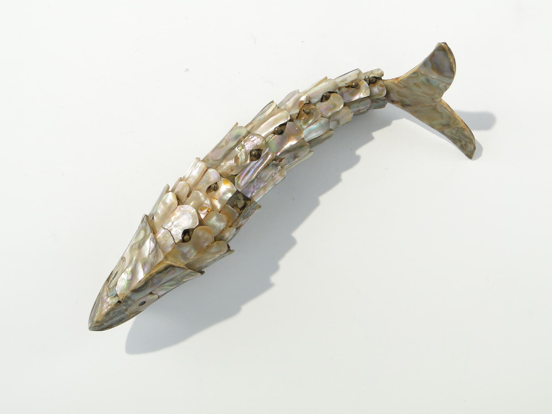 Fish figurine, multicolor mother-of-pearl, brass, early 20th century - 343439