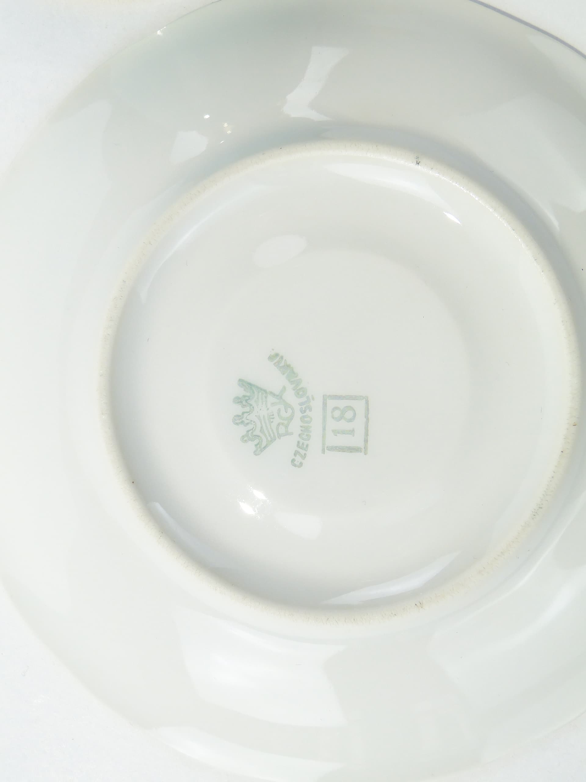 Filiżanka do kawy, porcelana biała, złocenia, Rudolf Kämpf, Czechosłowacja, lata 60. - 343471