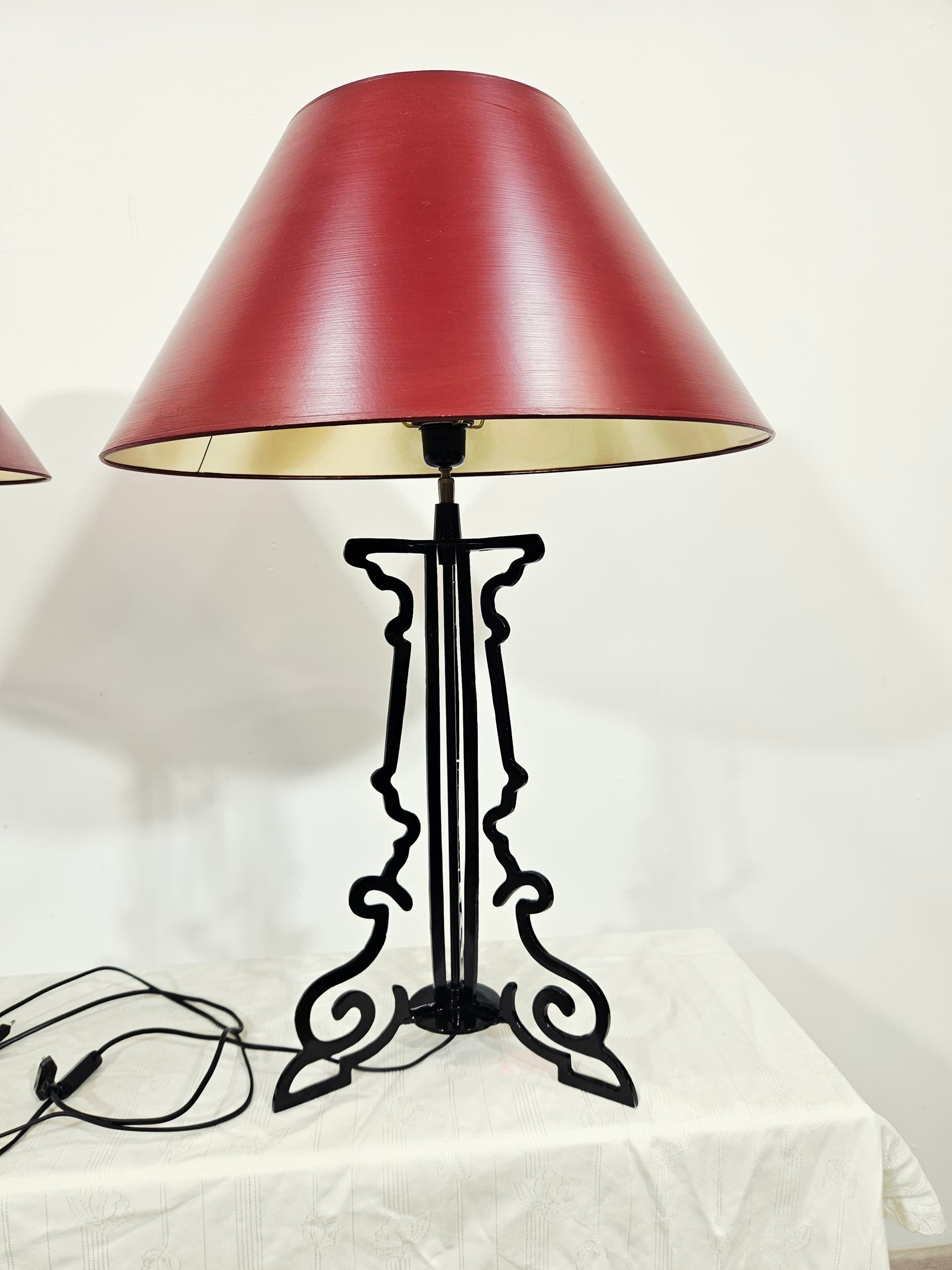 Pair of table lamps Art Deco, vintage, burgundy shade, black aluminium, 1980s. - 343534