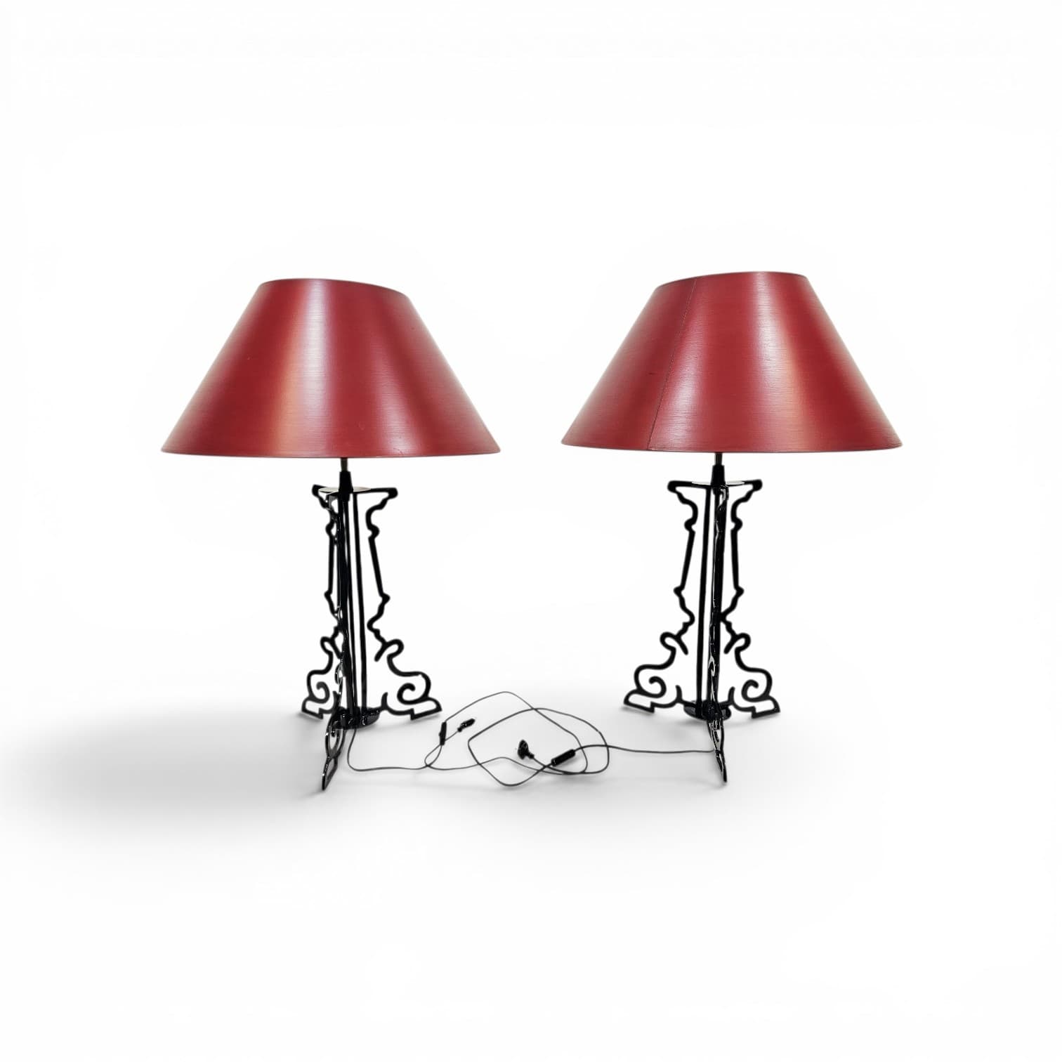 Pair of table lamps Art Deco, vintage, burgundy shade, black aluminium, 1980s.