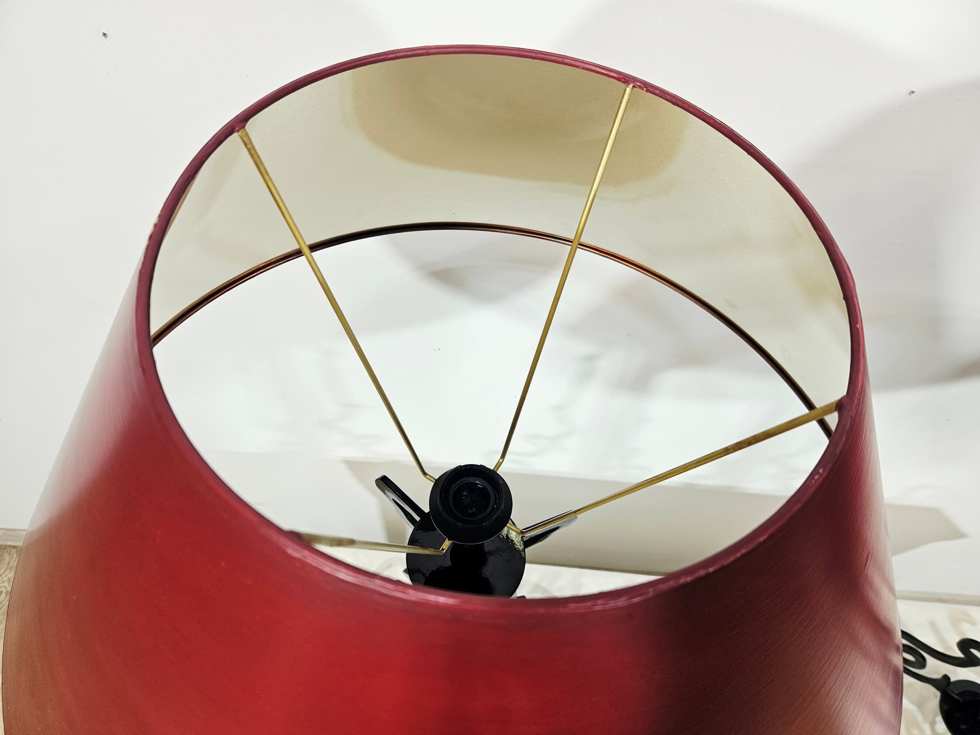 Pair of table lamps Art Deco, vintage, burgundy shade, black aluminium, 1980s. - 343528