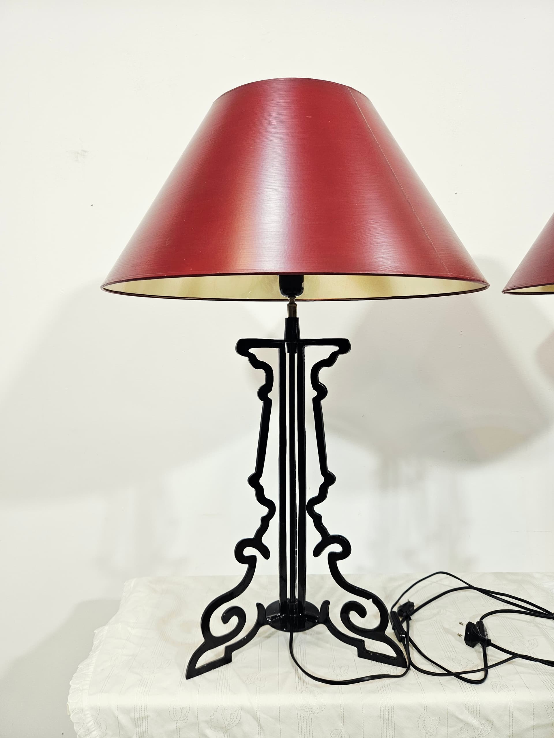 Pair of table lamps Art Deco, vintage, burgundy shade, black aluminium, 1980s. - 343529