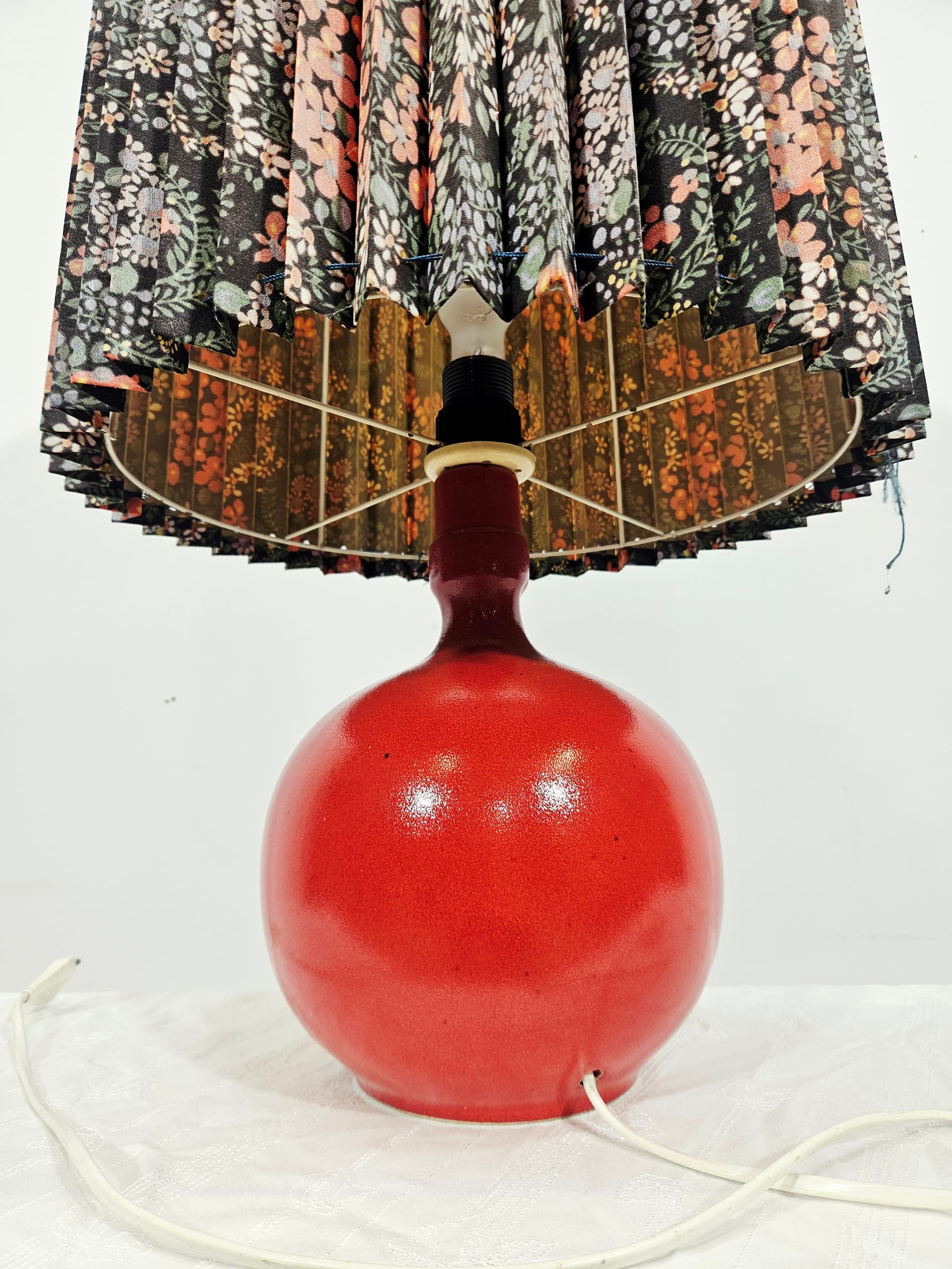 Table lamp, 574, red ceramic, floral fabric shade, ARO Leuchte - 343549