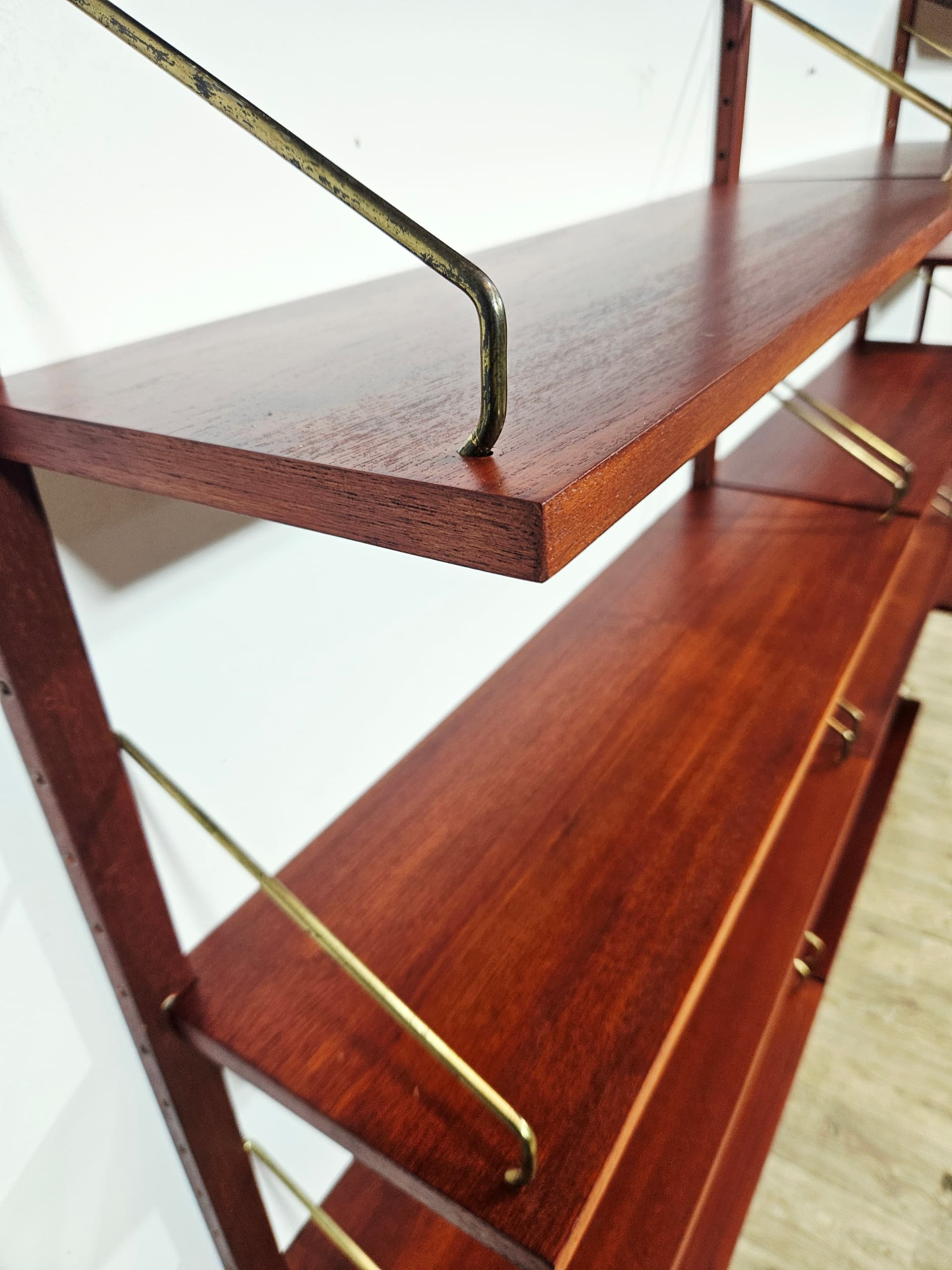 Modular shelving unit Royal System, brown, teak rosewood, brass gold, by P. Cadovius - 343805