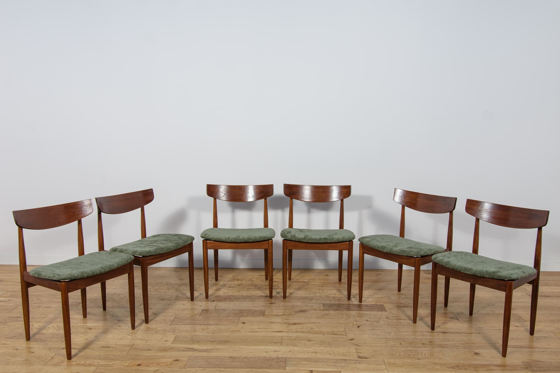Set of six chairs, brown teak, green velvet, by I. Kofod-Larsen, G-Plan, United Kingdom, 1960s. - 343839