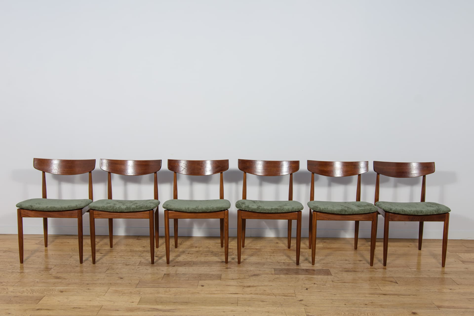 Set of six chairs, brown teak, green velvet, by I. Kofod-Larsen, G-Plan, United Kingdom, 1960s. - 343840