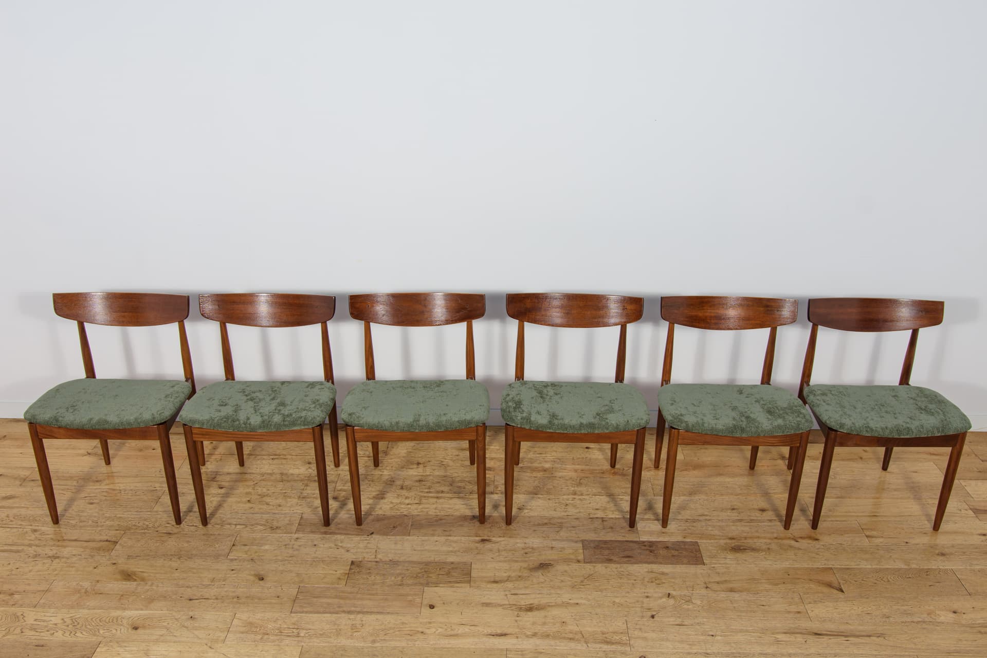 Set of six chairs, brown teak, green velvet, by I. Kofod-Larsen, G-Plan, United Kingdom, 1960s. - 343841