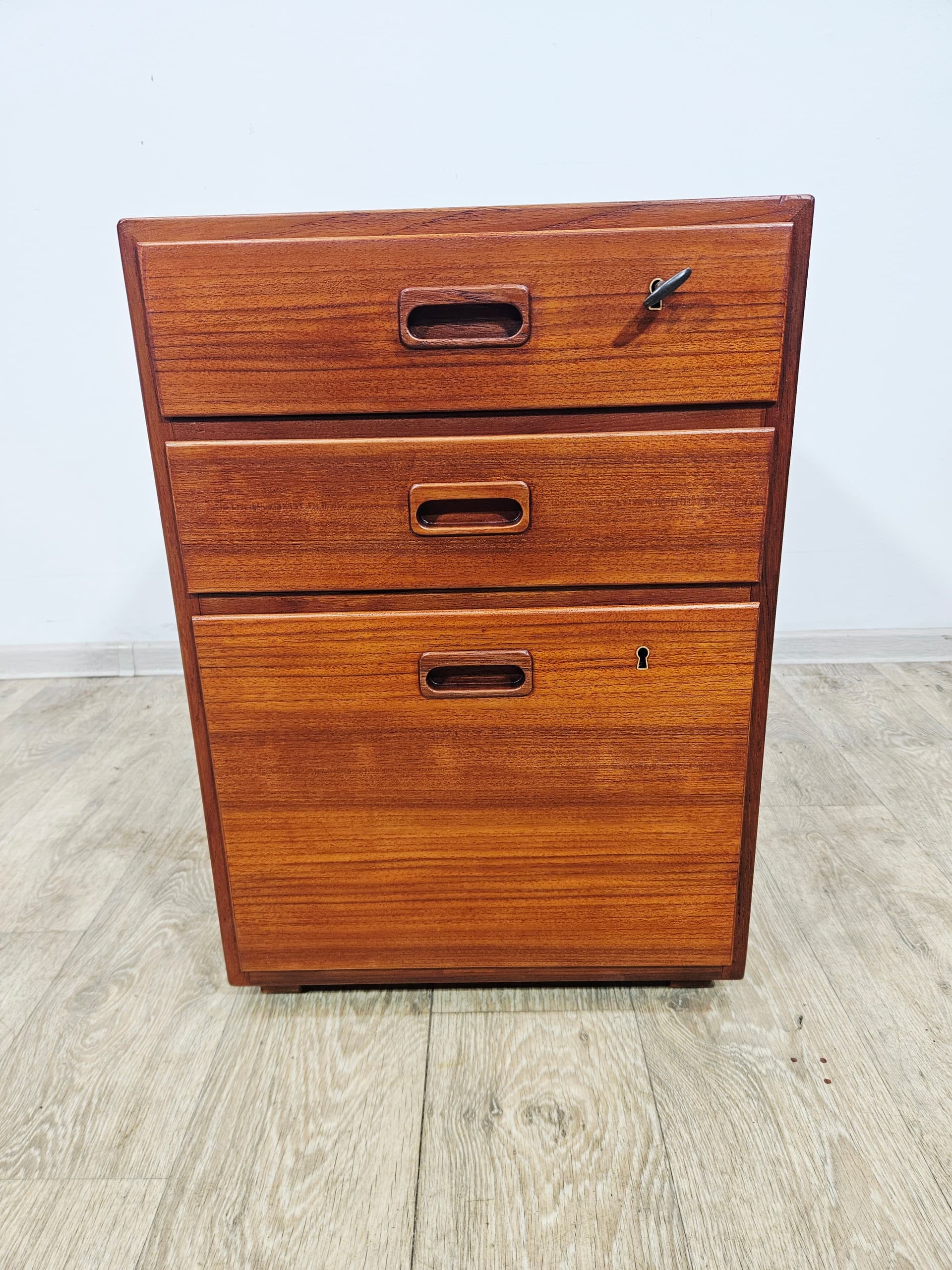 Container Vital, teak brown, by N. Jonsson, Hugo Troeds - 343936