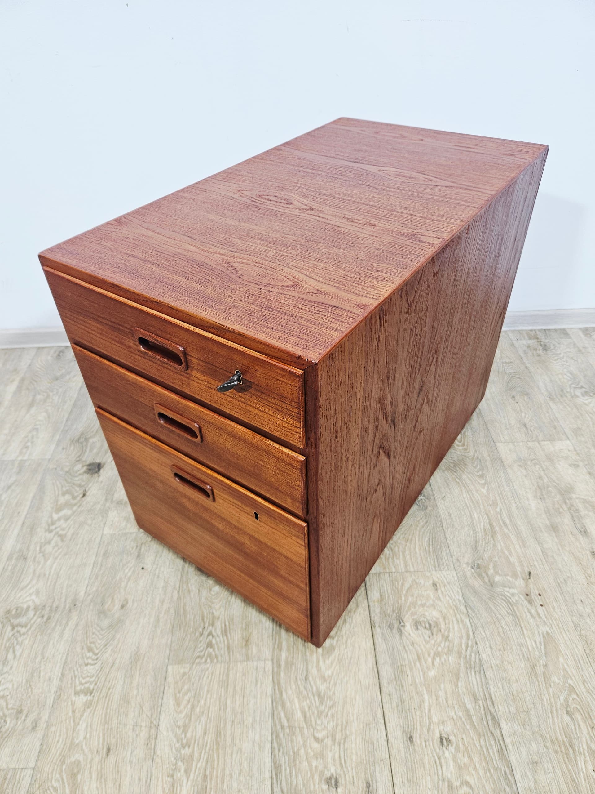 Container Vital, teak brown, by N. Jonsson, Hugo Troeds - 343931