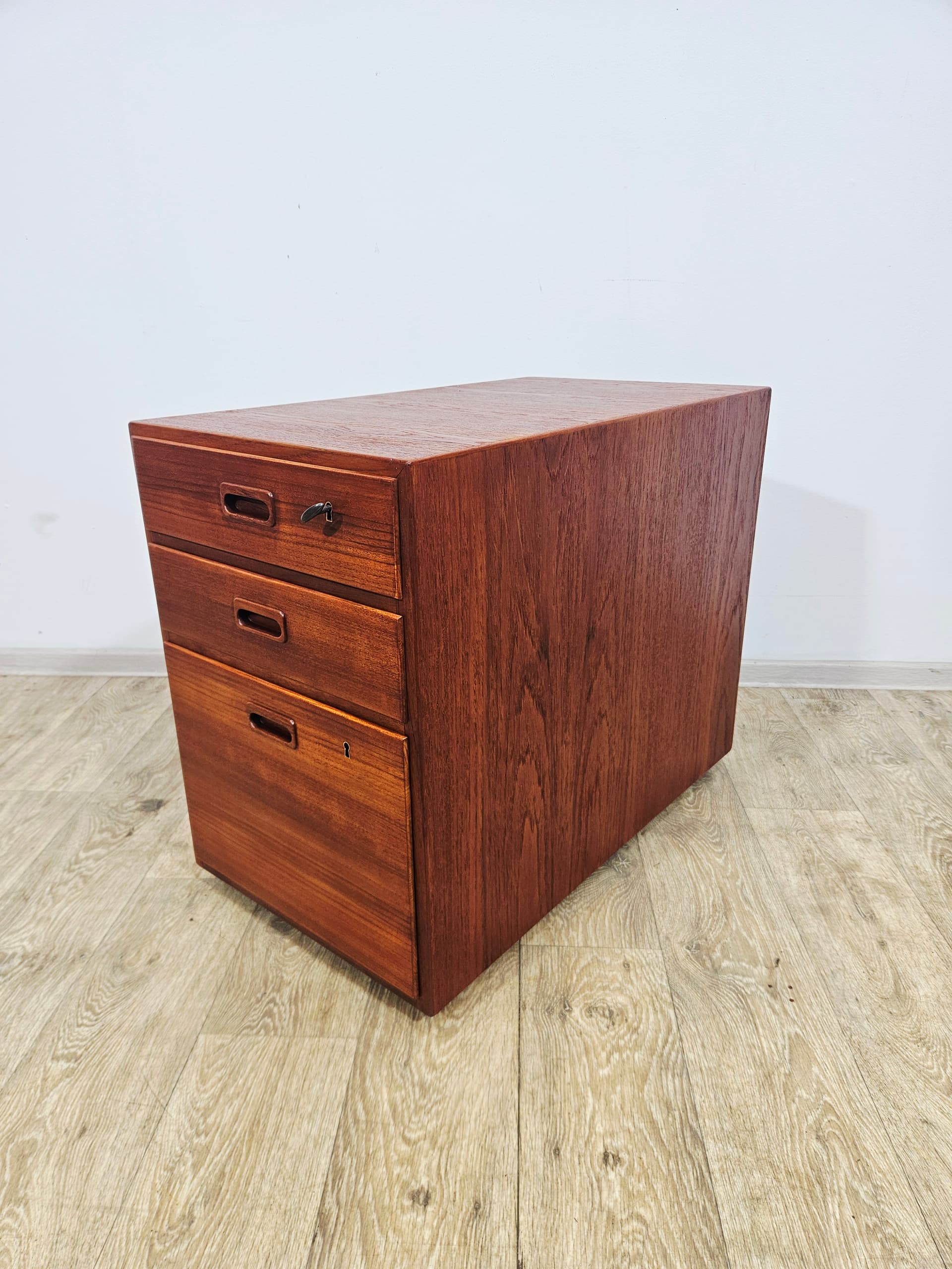 Container Vital, teak brown, by N. Jonsson, Hugo Troeds - 343929