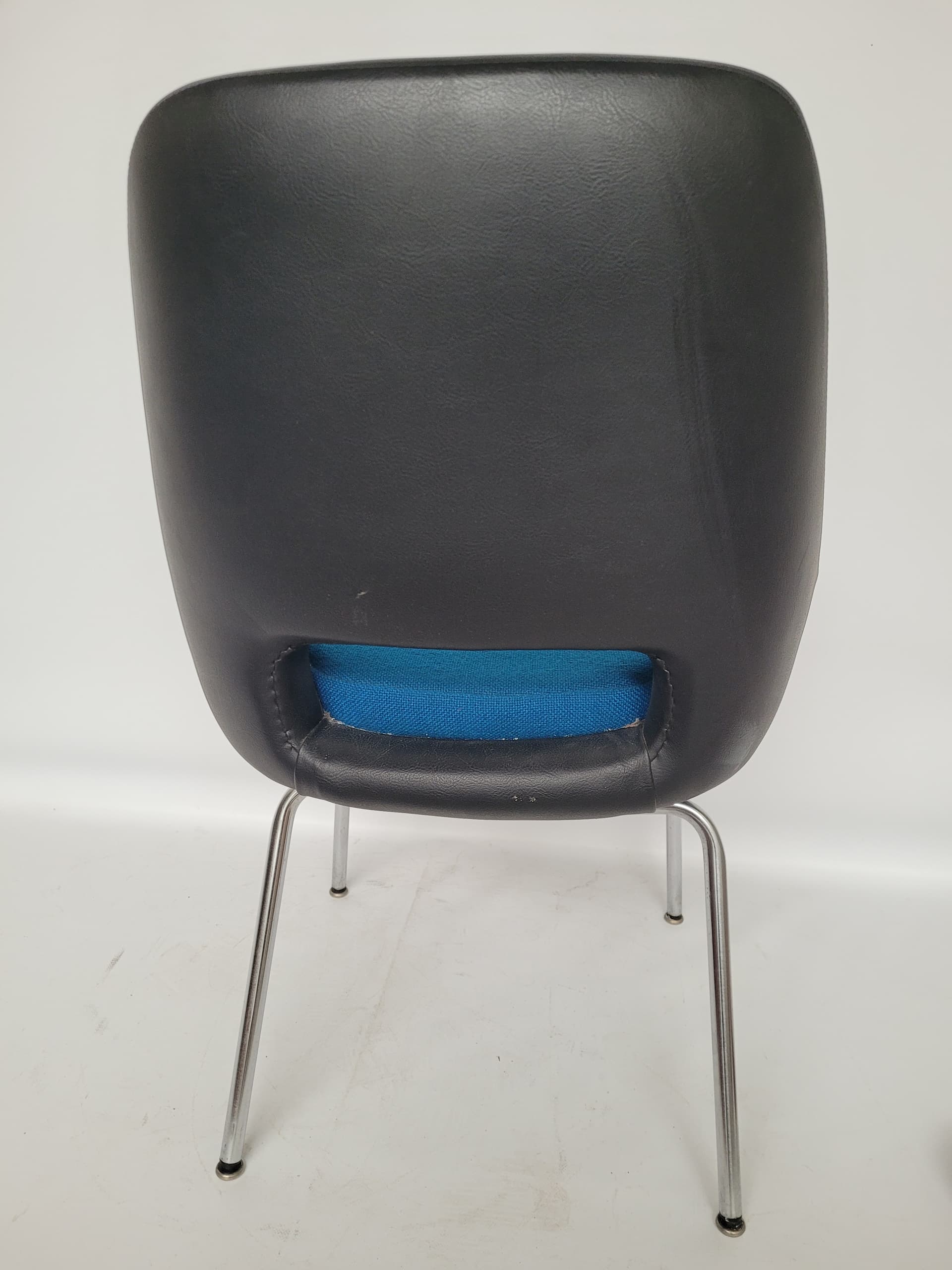 Chair Kilta, black faux leather, blue fabric, chrome, by O. Mannermaa, Finland, 1960s. - 344114