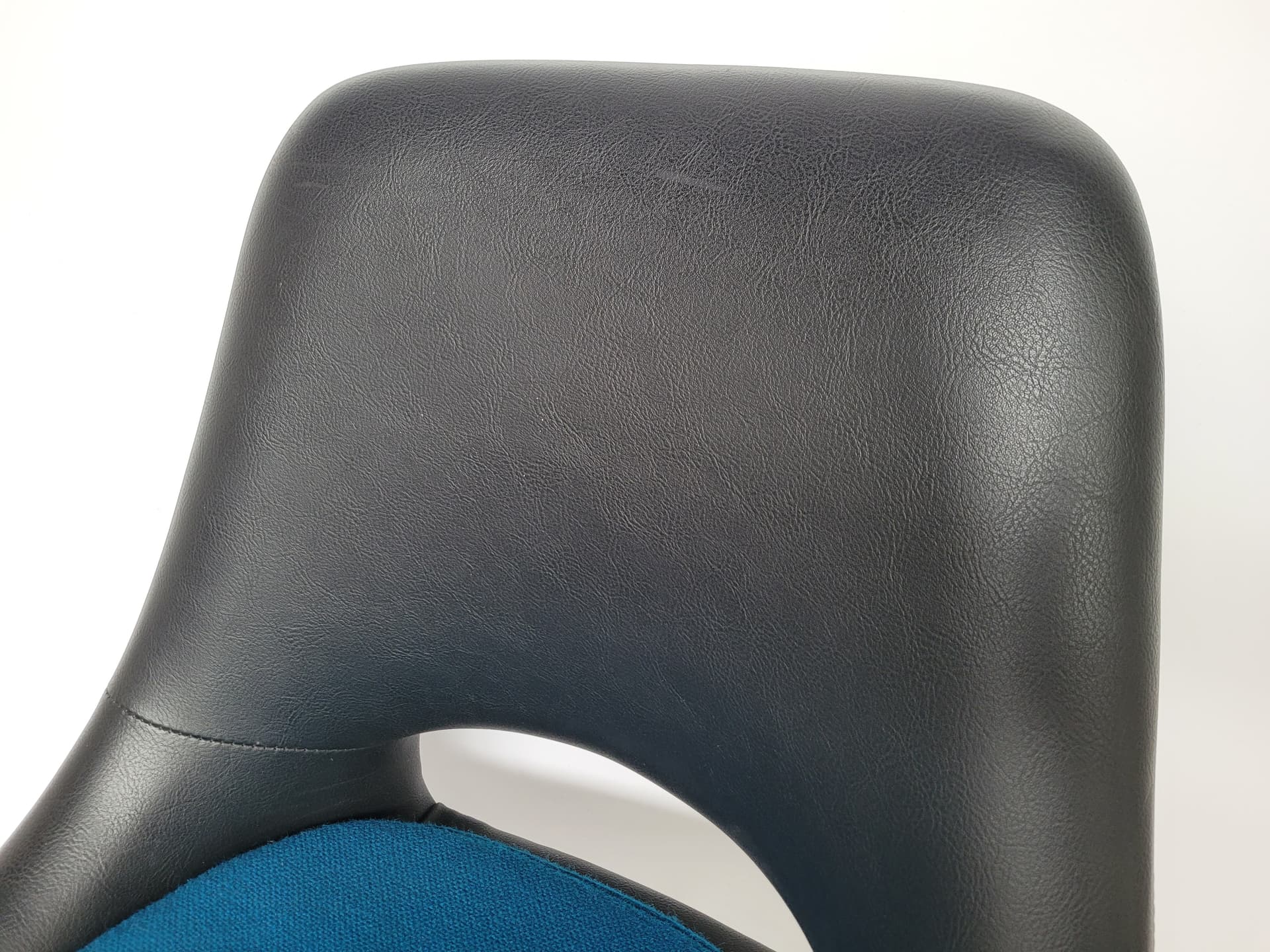 Chair Kilta, black faux leather, blue fabric, chrome, by O. Mannermaa, Finland, 1960s. - 344124