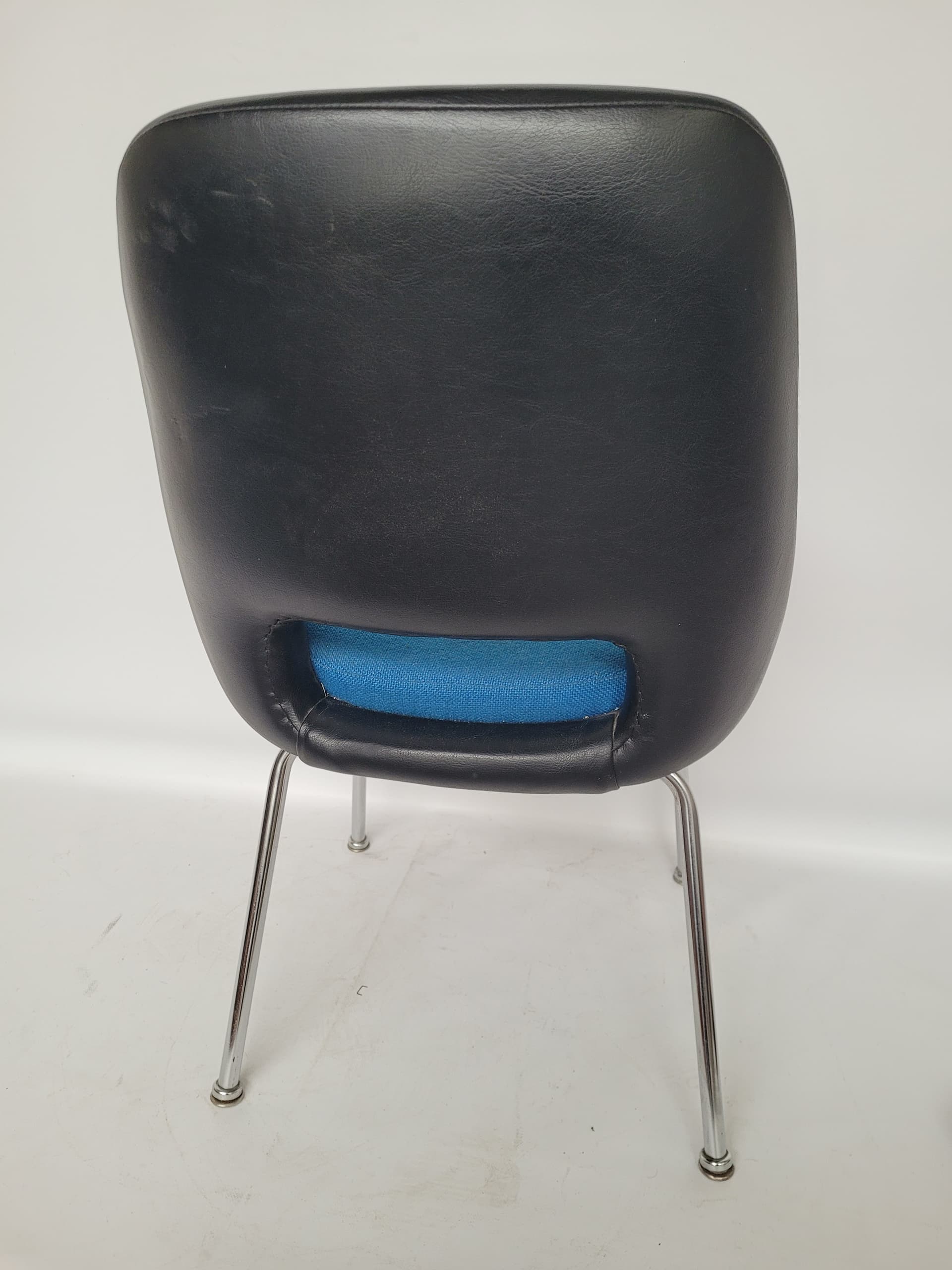 Chair Kilta, black faux leather, blue fabric, chrome, by O. Mannermaa, Finland, 1960s. - 344121