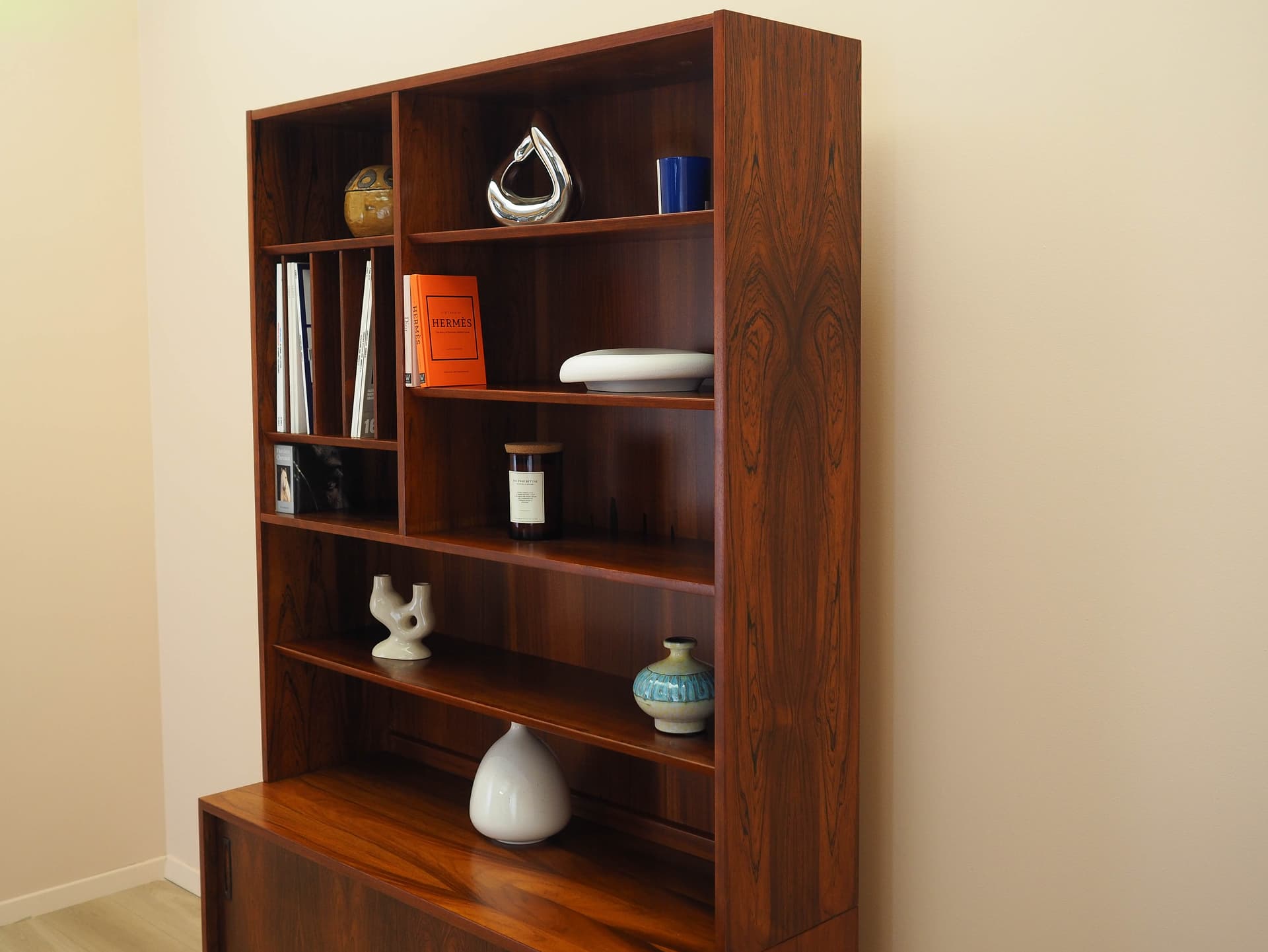 Bookcase, brown rosewood, Hundevad&Co., Denmark, 1970s. - 344675