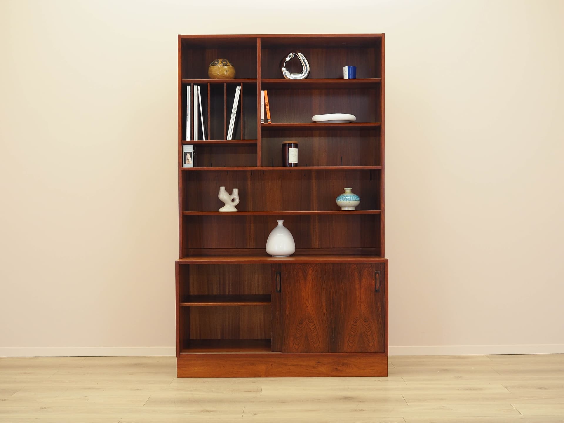 Bookcase, brown rosewood, Hundevad&Co., Denmark, 1970s. - 344672
