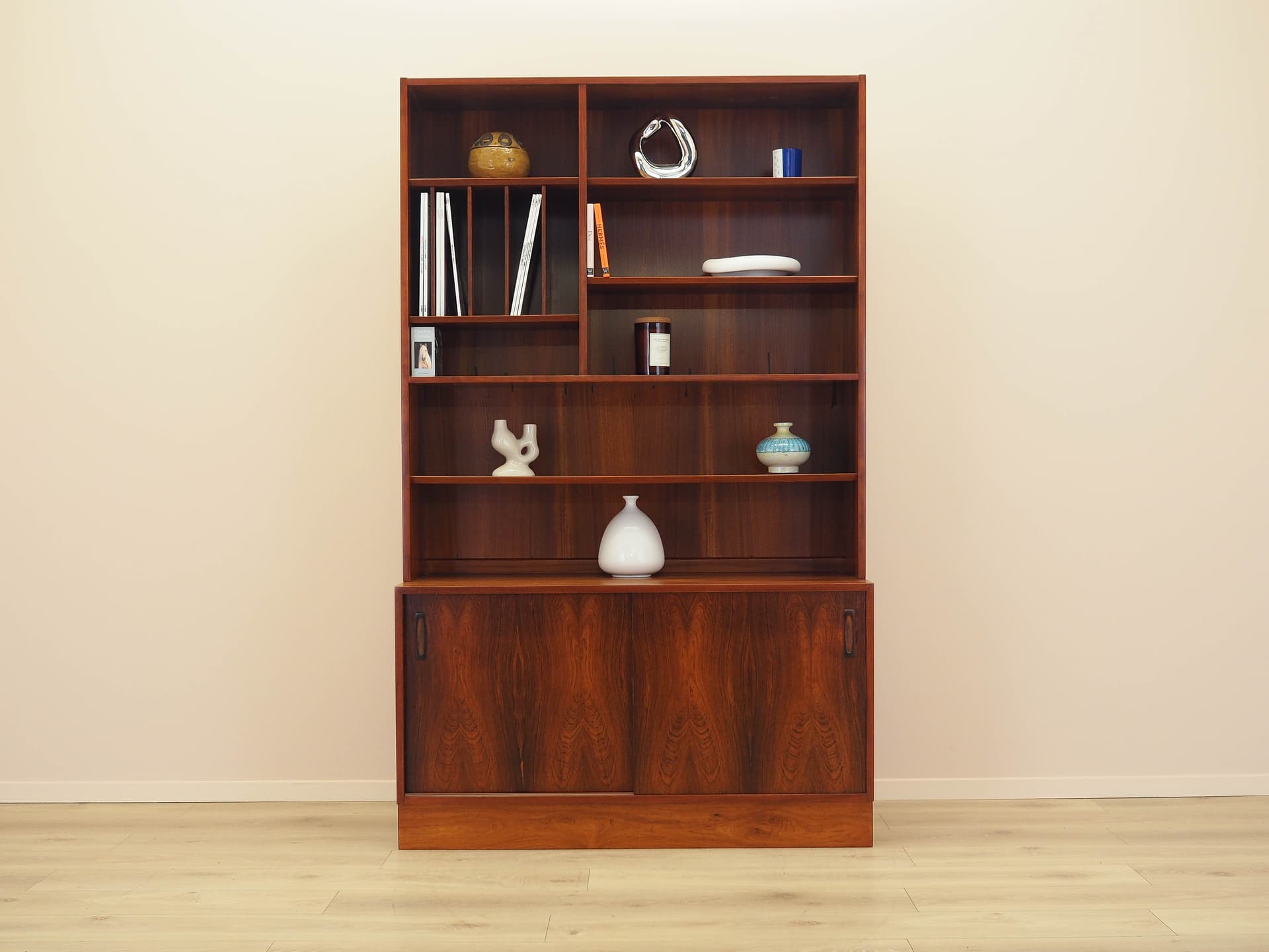 Bookcase, brown rosewood, Hundevad&Co., Denmark, 1970s. - 344671