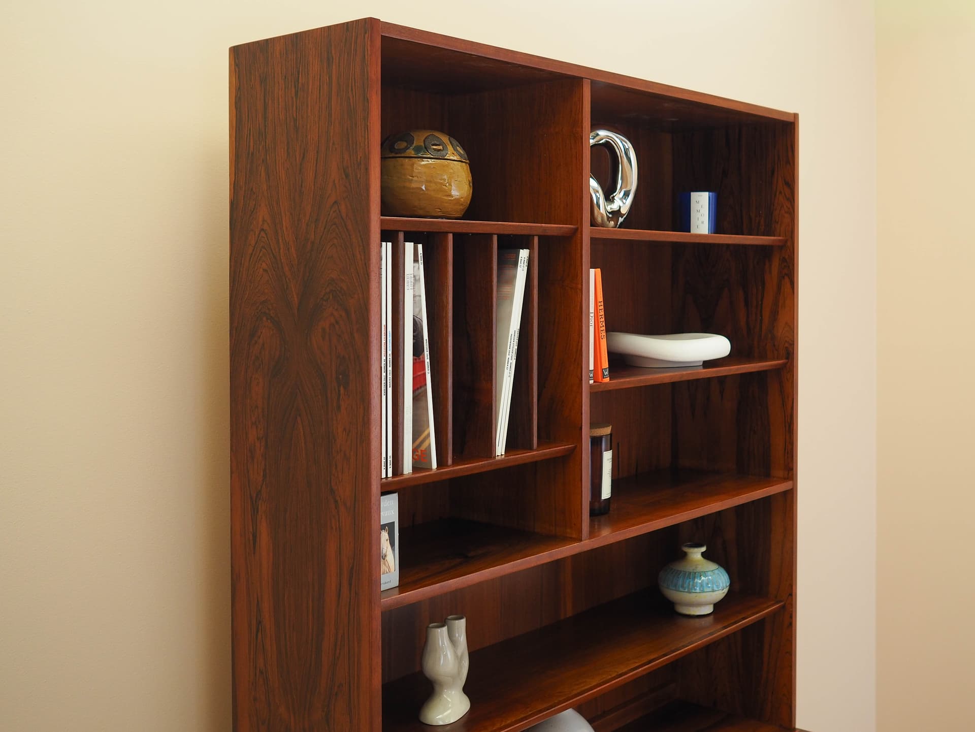 Bookcase, brown rosewood, Hundevad&Co., Denmark, 1970s. - 344673